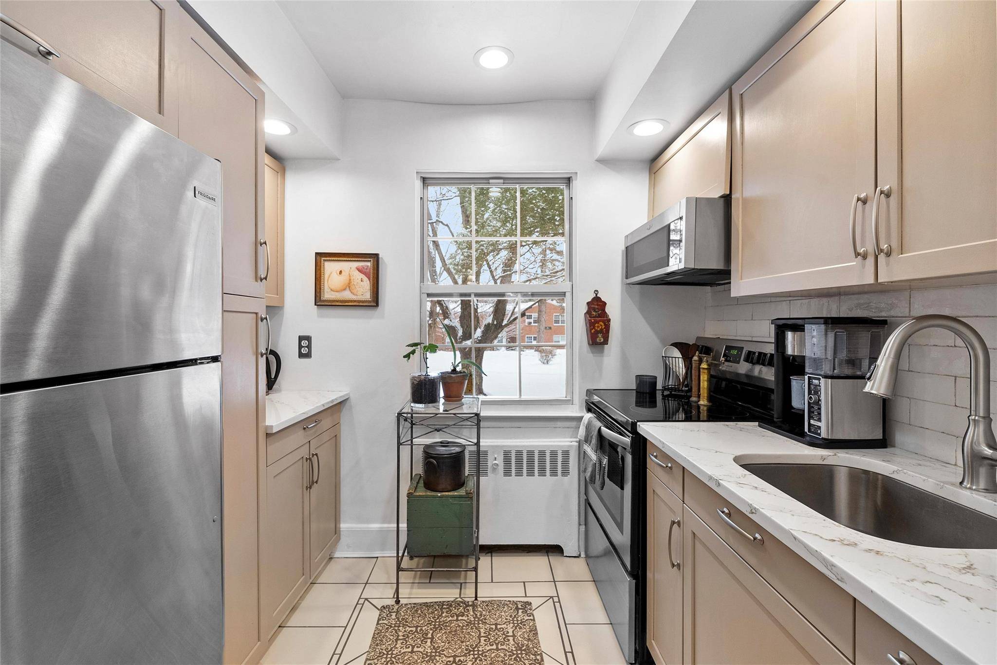 Hartsdale, NY 10530,182 Pinewood RD #26