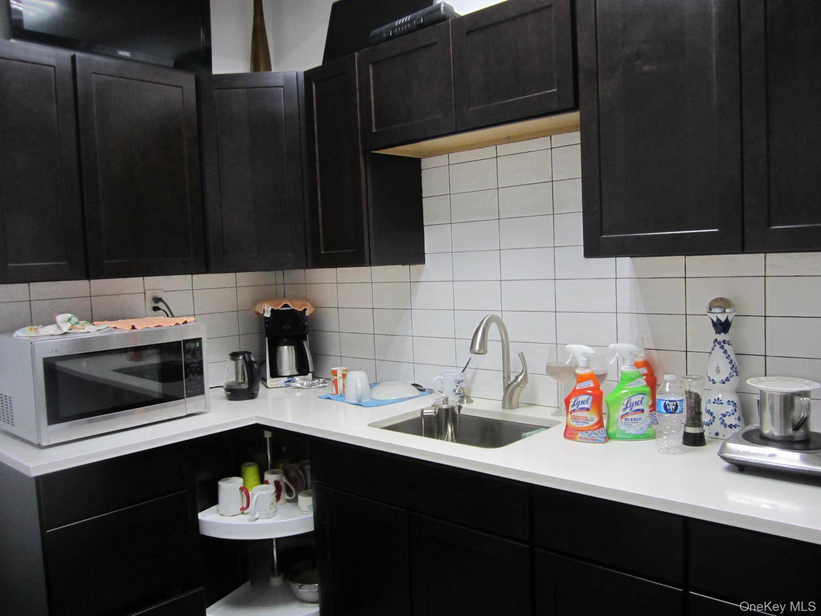 Freeport, NY 11520,302 Guy Lombardo AVE #c