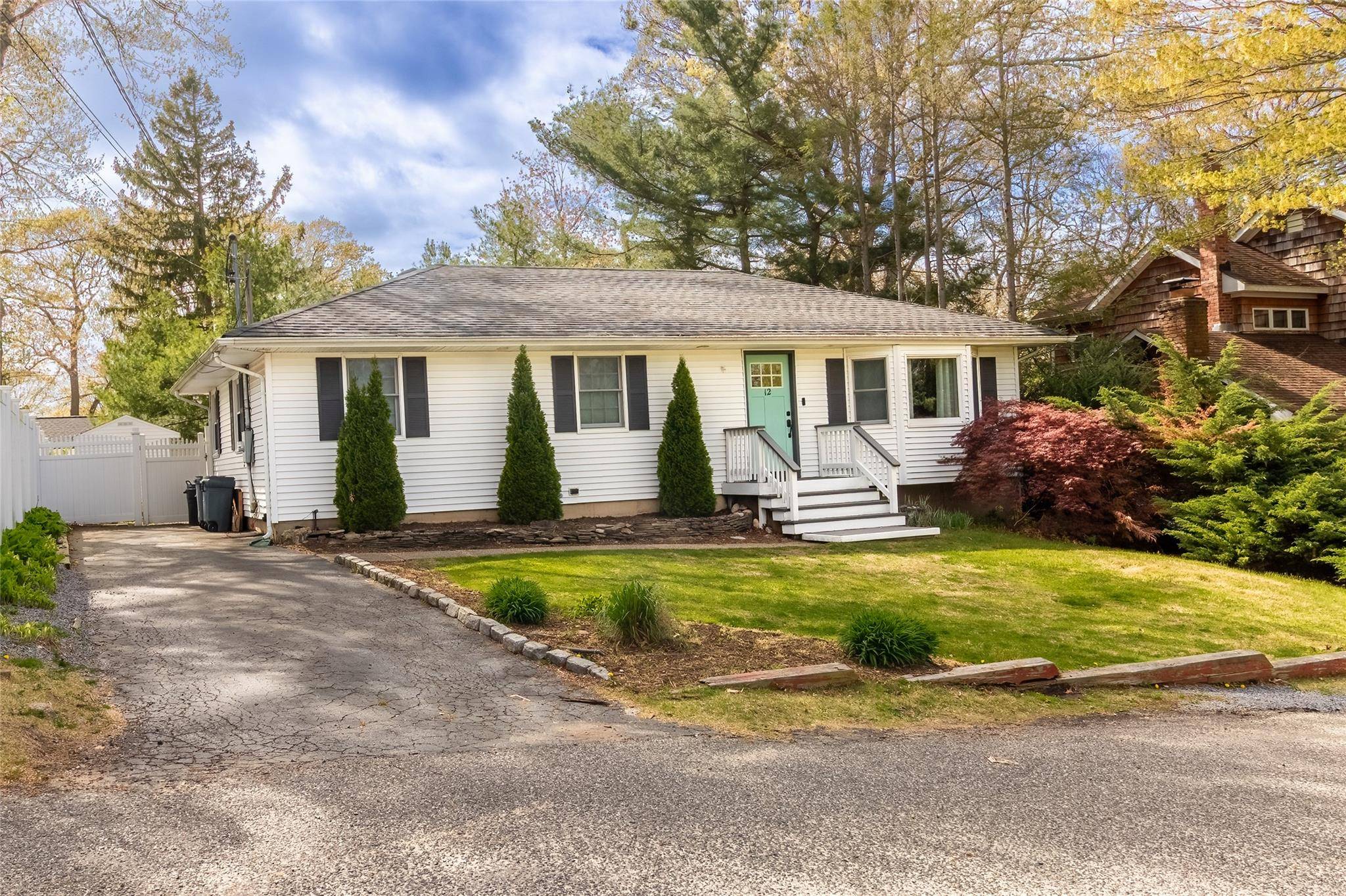 Sound Beach, NY 11789,12 Sea Cliff RD