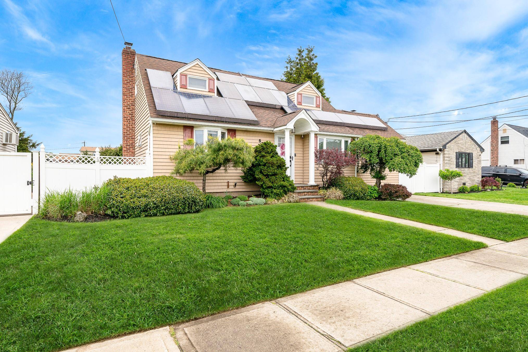 West Babylon, NY 11704,57 Nims AVE