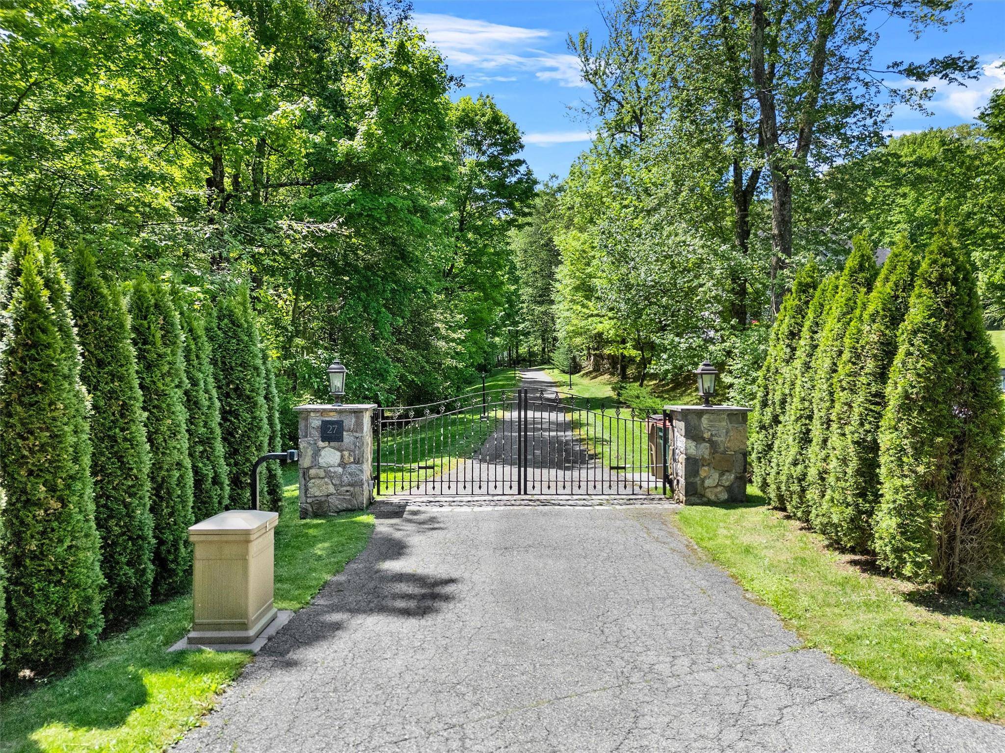 Putnam Valley, NY 10579,27 Pheasant Run RD