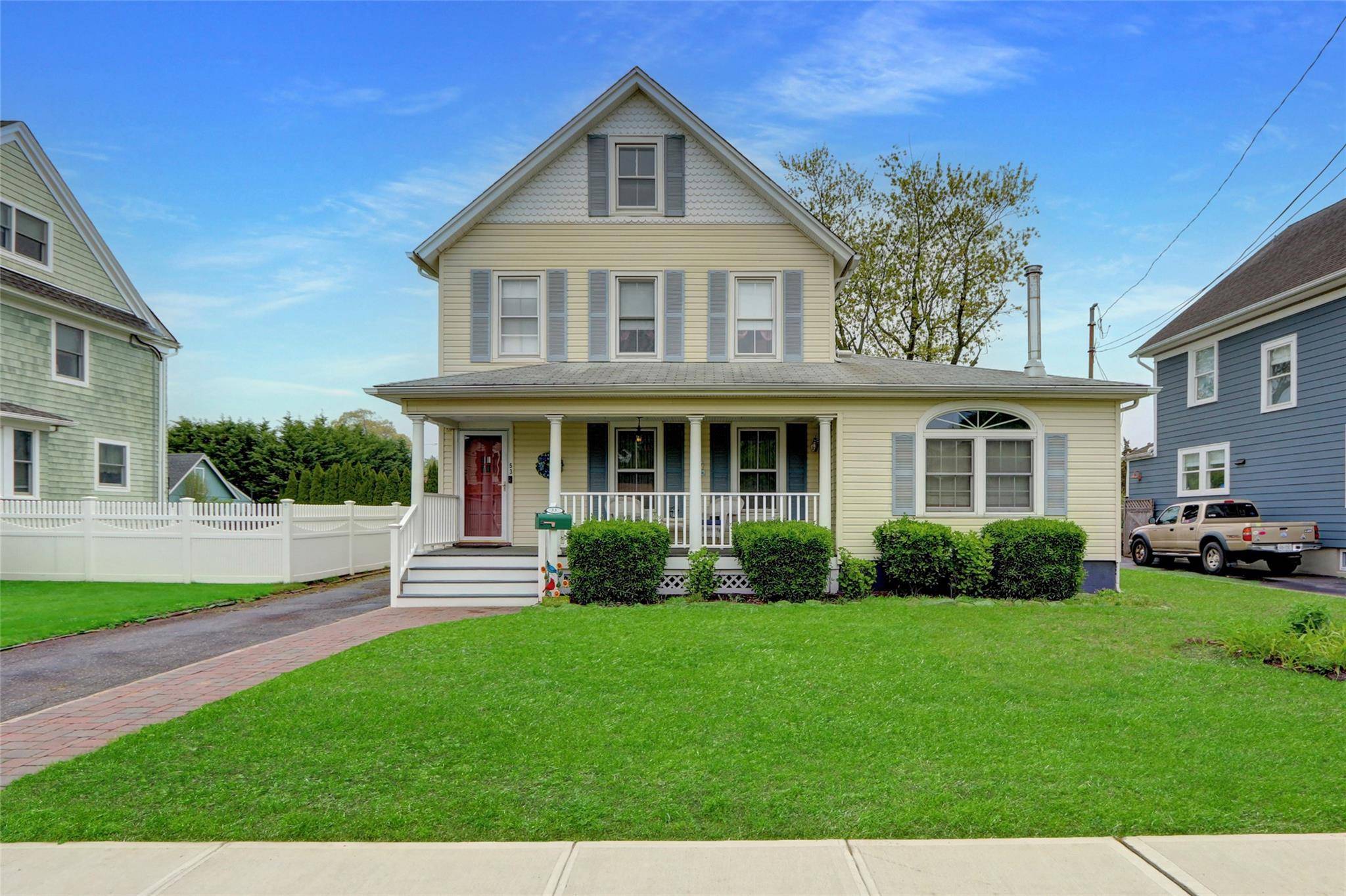 Islip, NY 11751,53 Church AVE