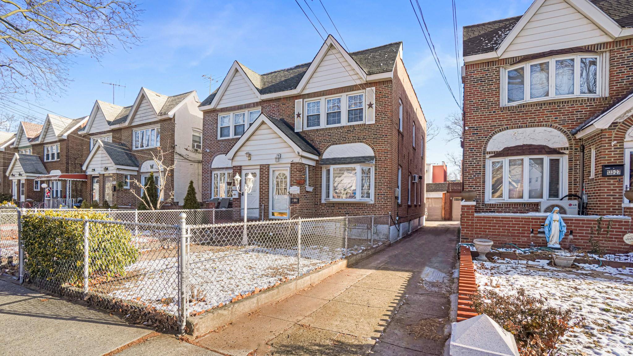 Ozone Park, NY 11417,133-25 84th Street