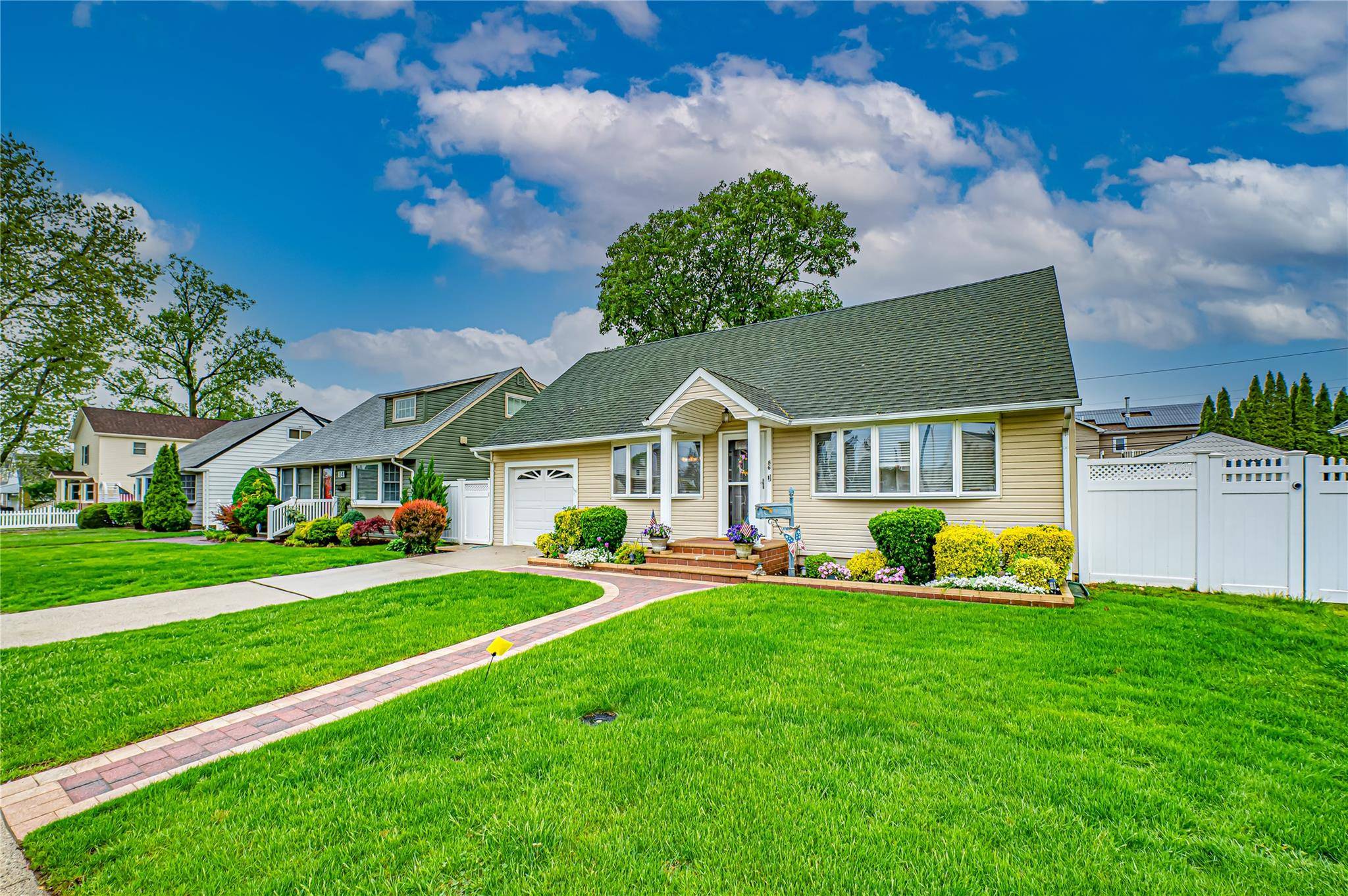 Hicksville, NY 11801,86 Vincent RD