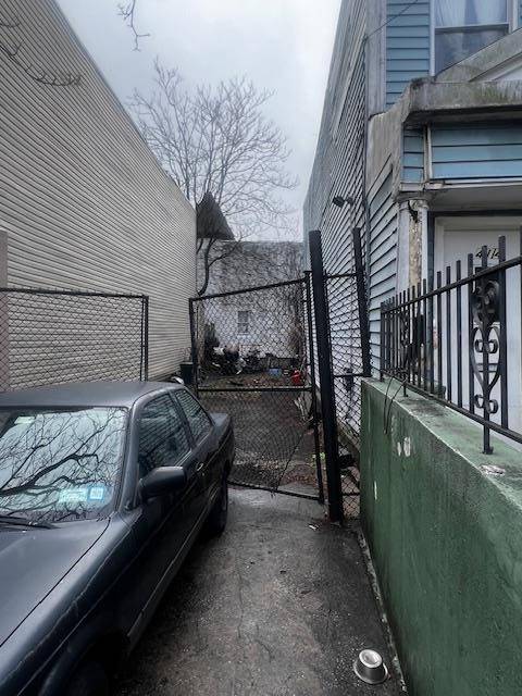 Bronx, NY 10457,414-416 E 182nd ST