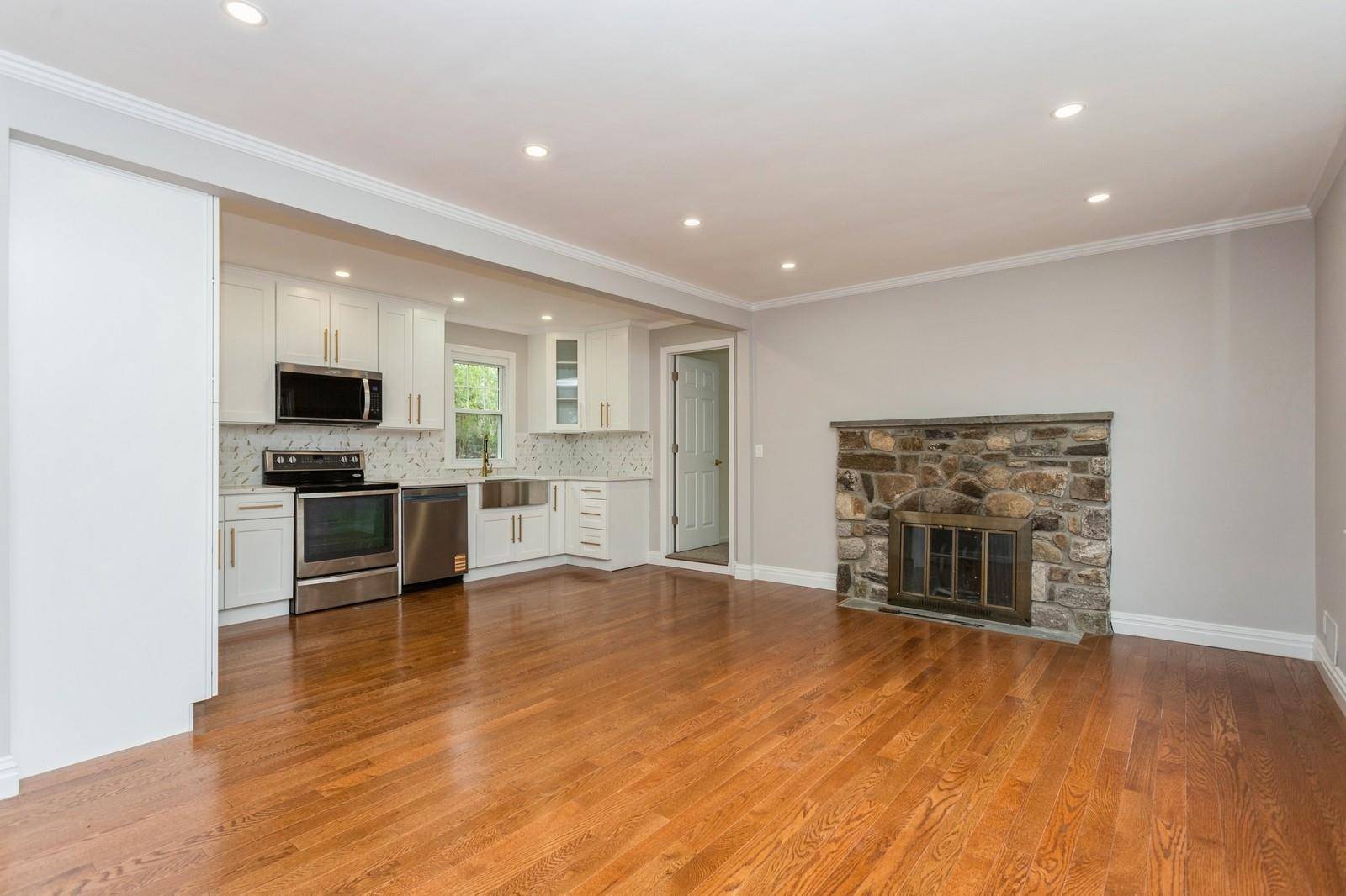Hawthorne, NY 10532,158 Marietta AVE