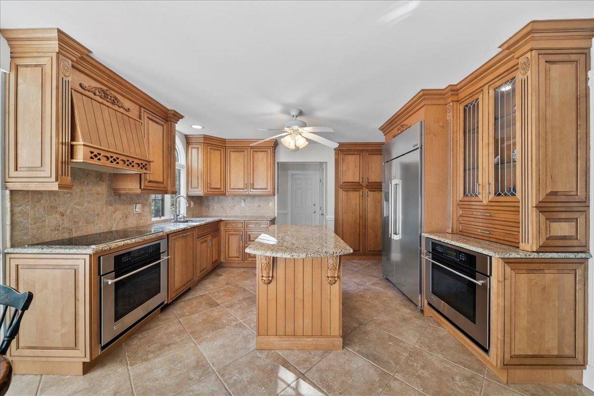 Smithtown, NY 11787,83 River Heights DR