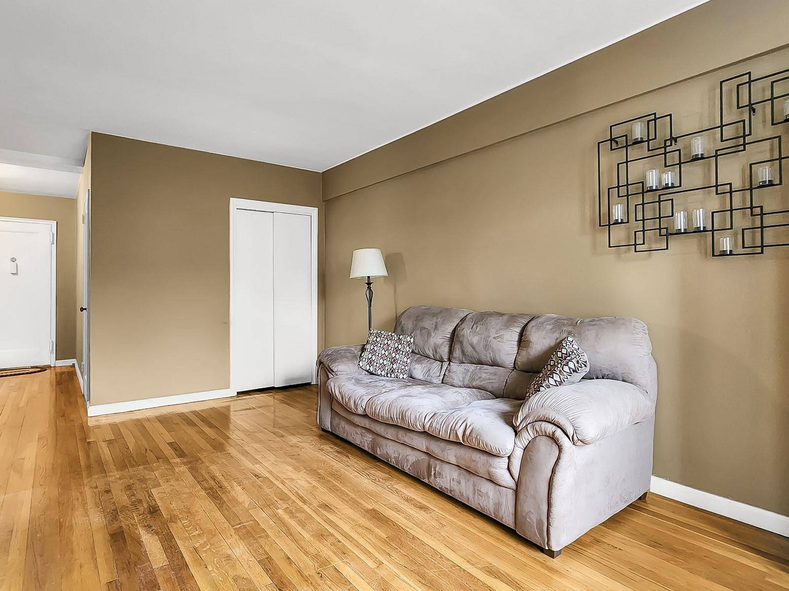Flushing, NY 11354,139-15 28th RD #5A