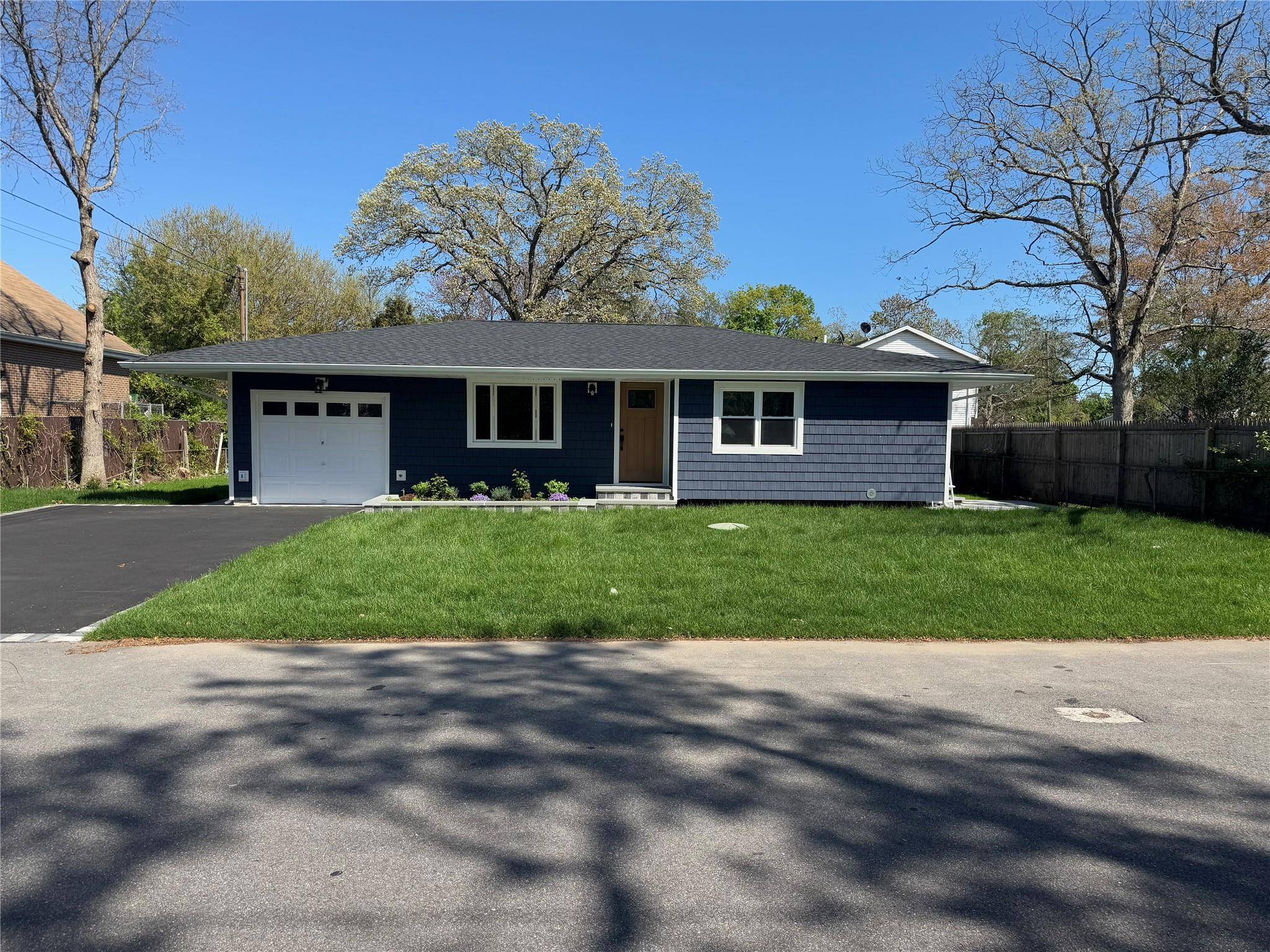 Wyandanch, NY 11798,9 Henry ST
