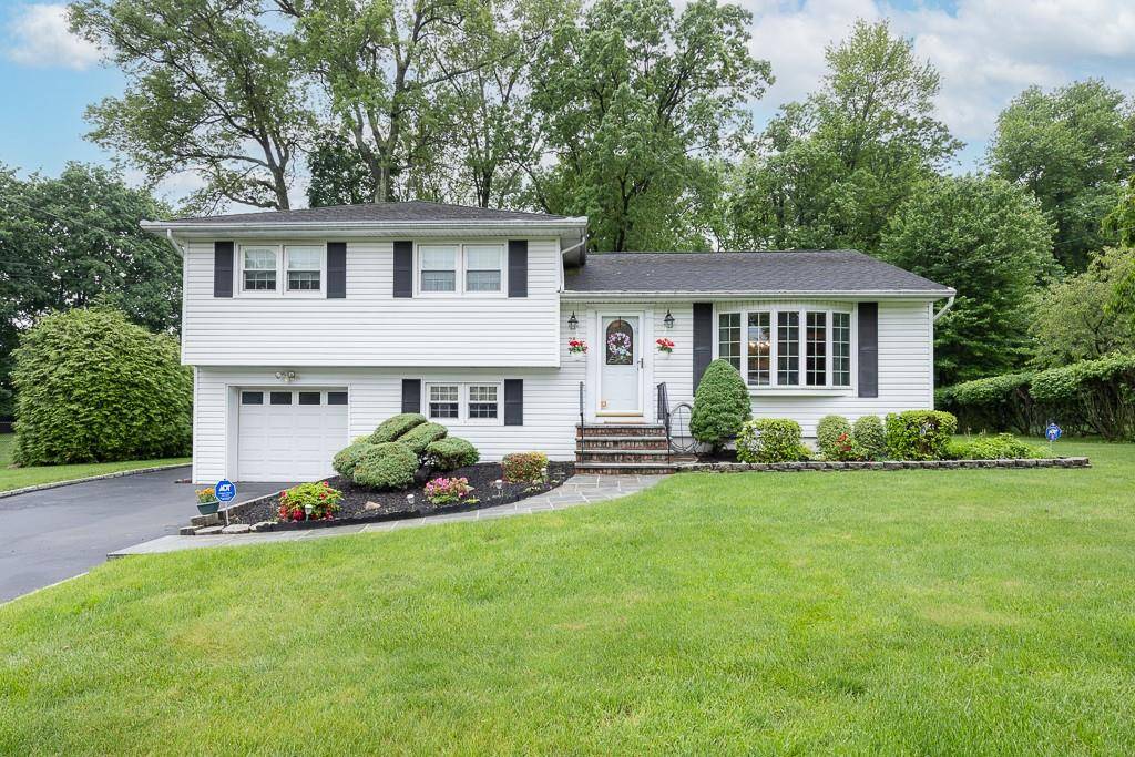 Pearl River, NY 10965,28 Champ AVE