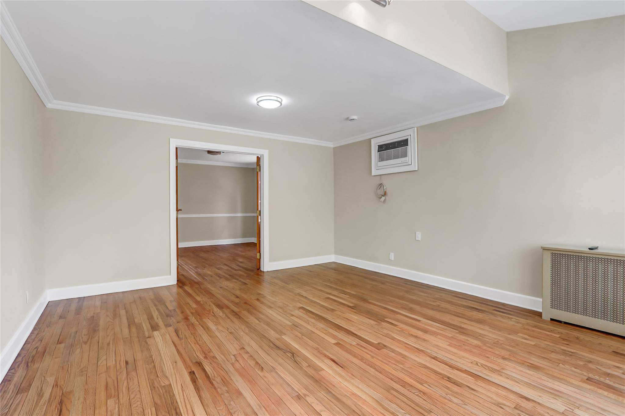 Middle Village, NY 11378,62-33 59th DR