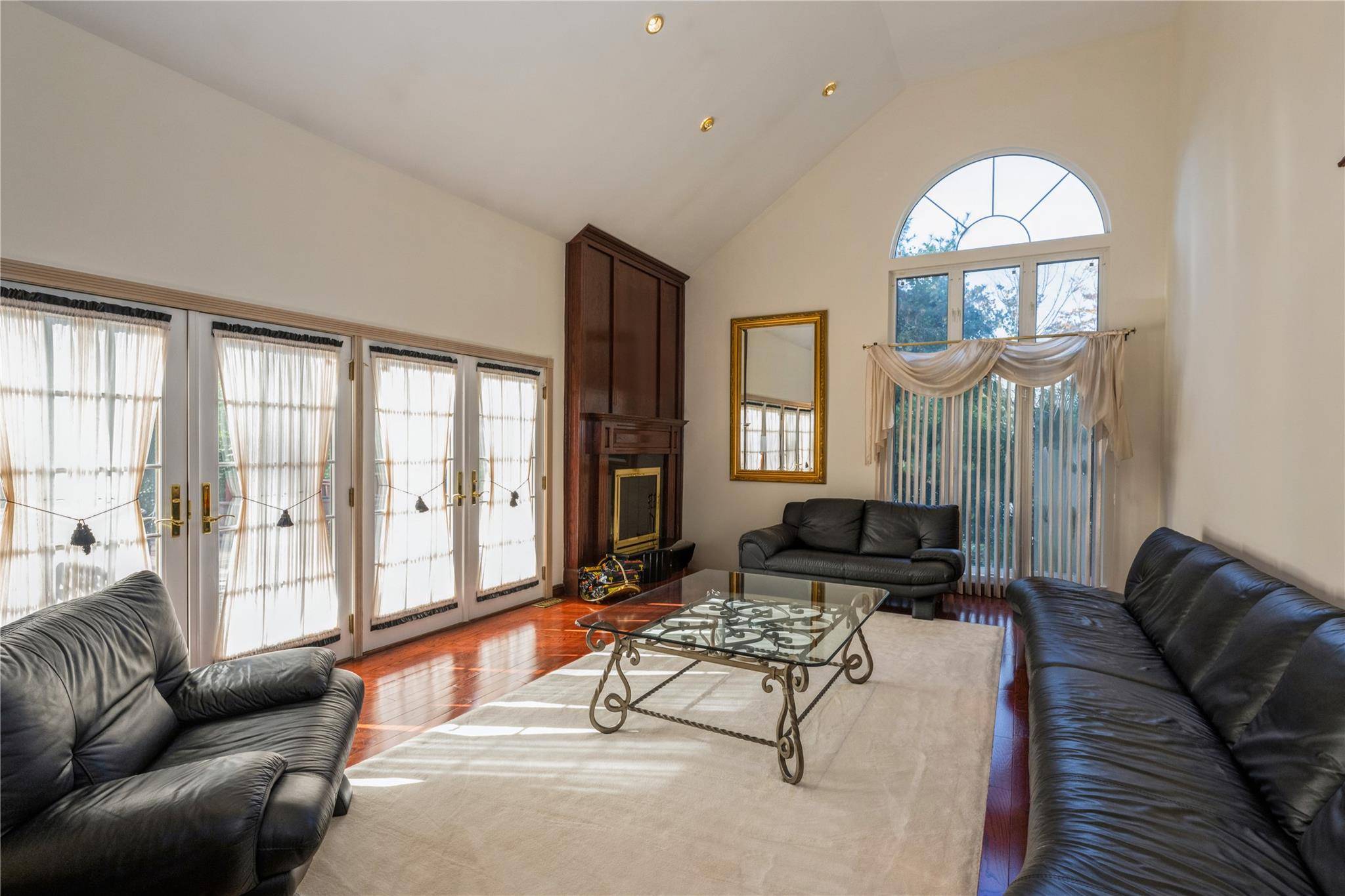 Manhasset, NY 11030,167 Hemlock RD