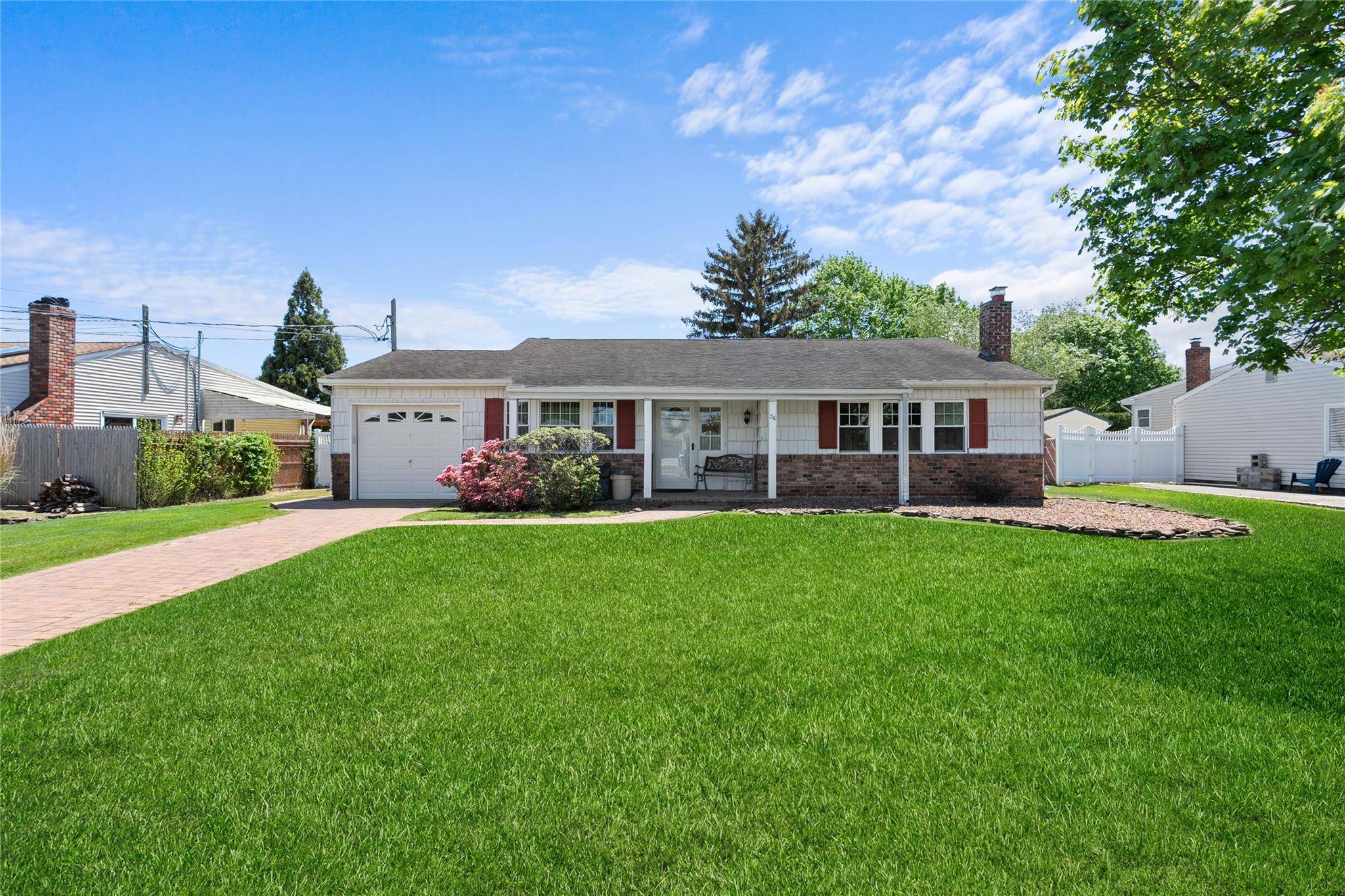 Bohemia, NY 11716,36 Norman DR
