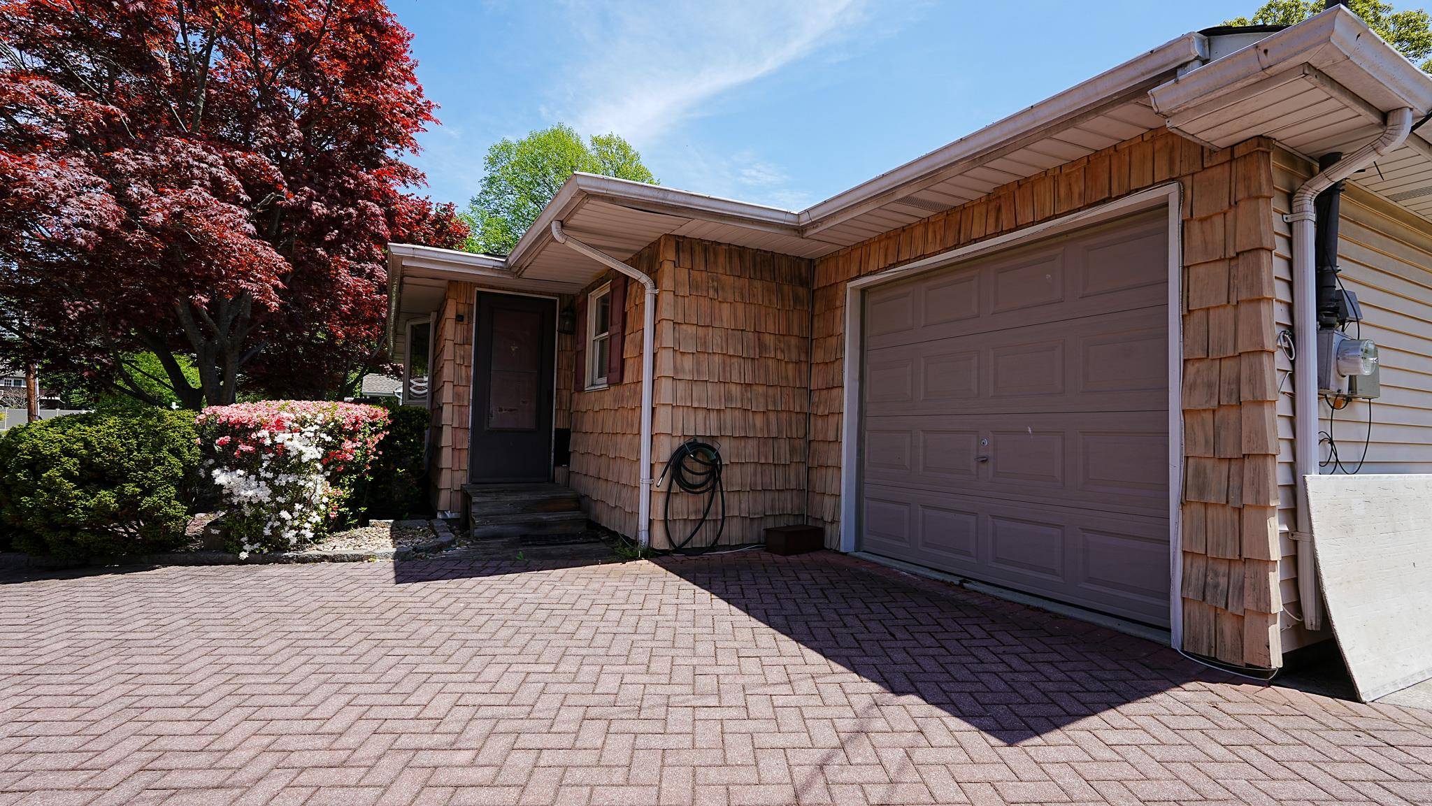 Bay Shore, NY 11706,14 Muncey RD