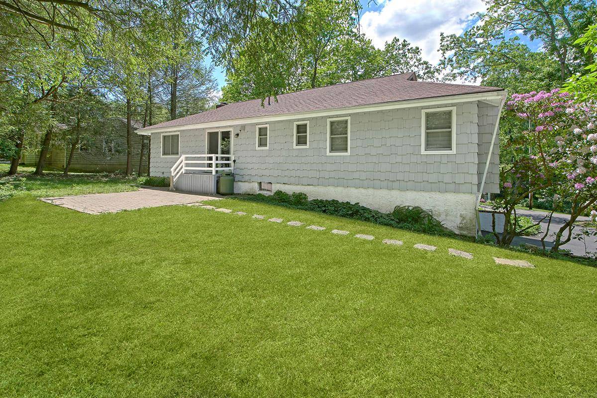 Mount Kisco, NY 10549,23 Pineview RD
