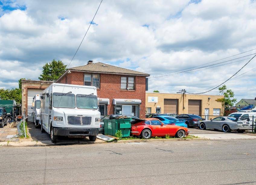 Hicksville, NY 11801,6 Midland AVE