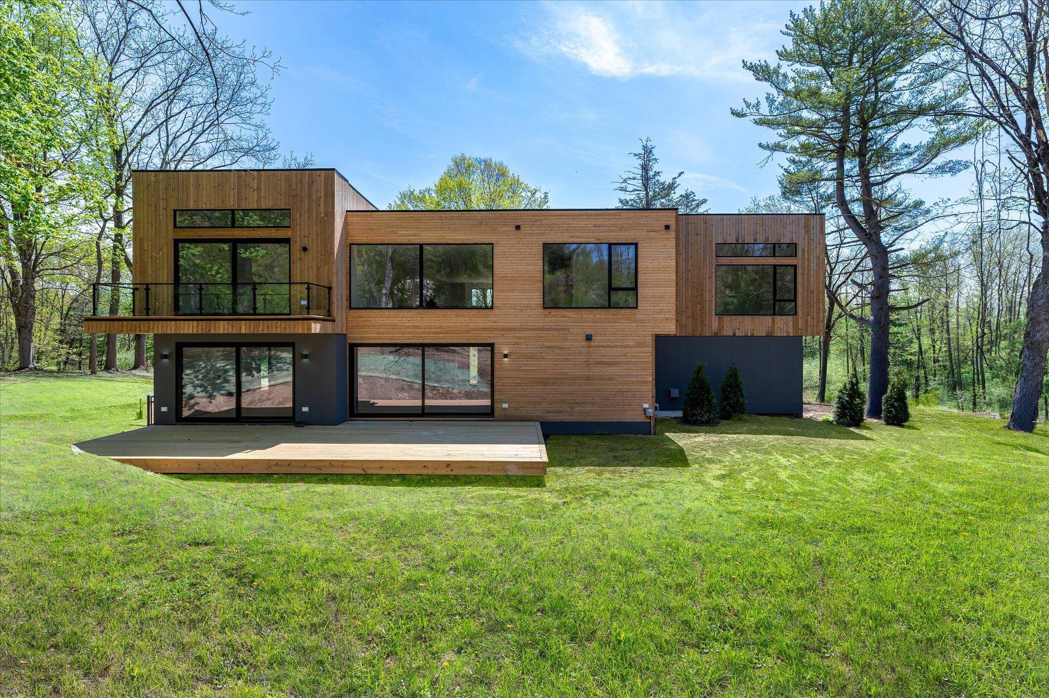 Bedford Corners, NY 10549,28 McLain ST