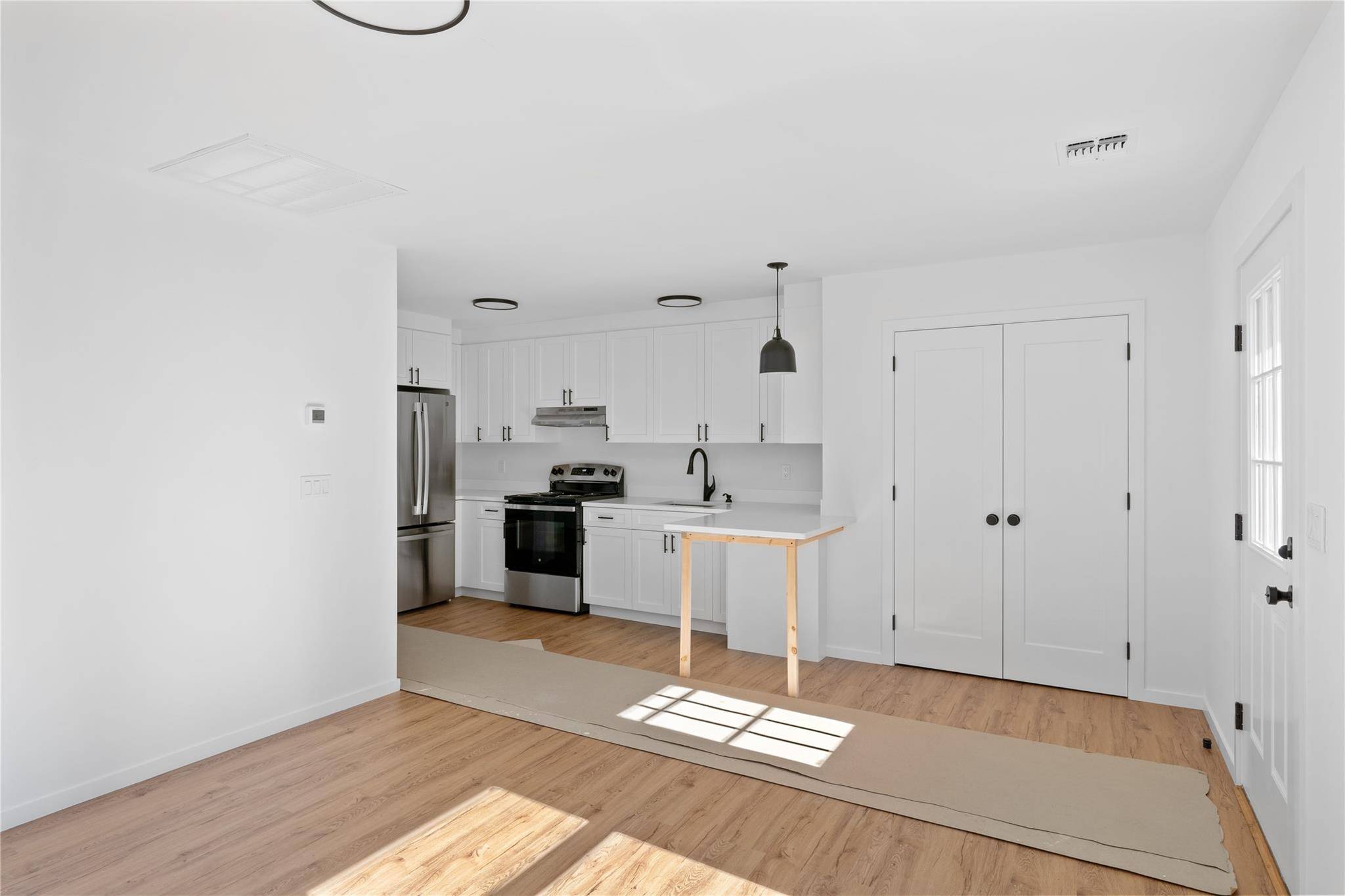 Westhampton Beach, NY 11978,20 Mortimer ST