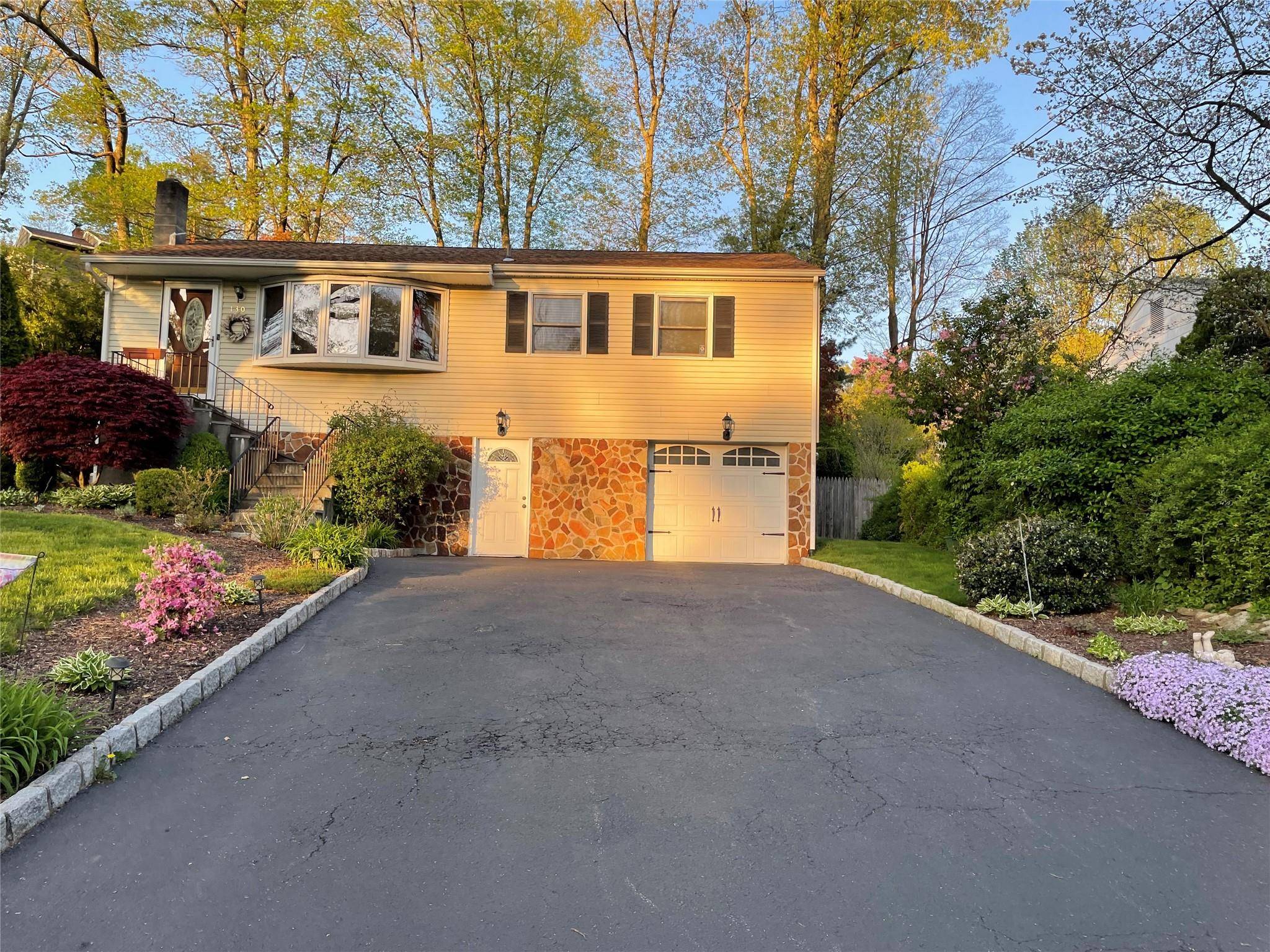 Garrison, NY 10524,130 Putnam RD