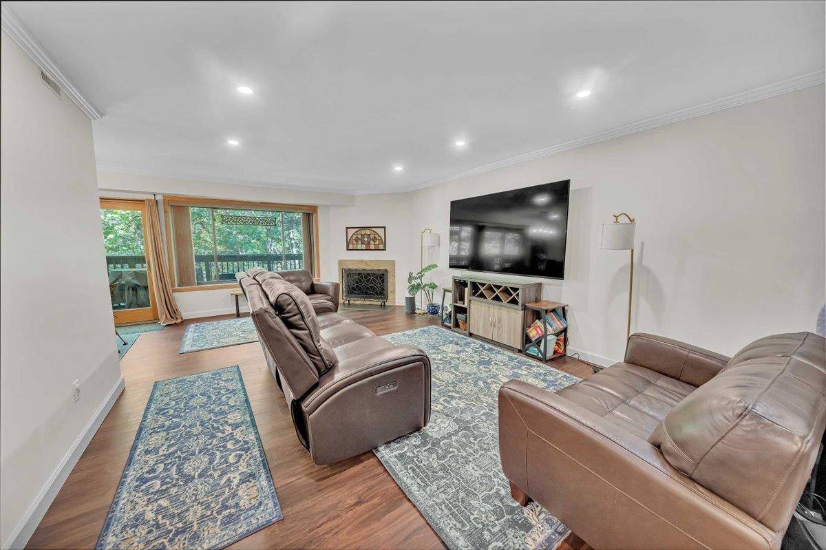 Tarrytown, NY 10591,375 Martling AVE