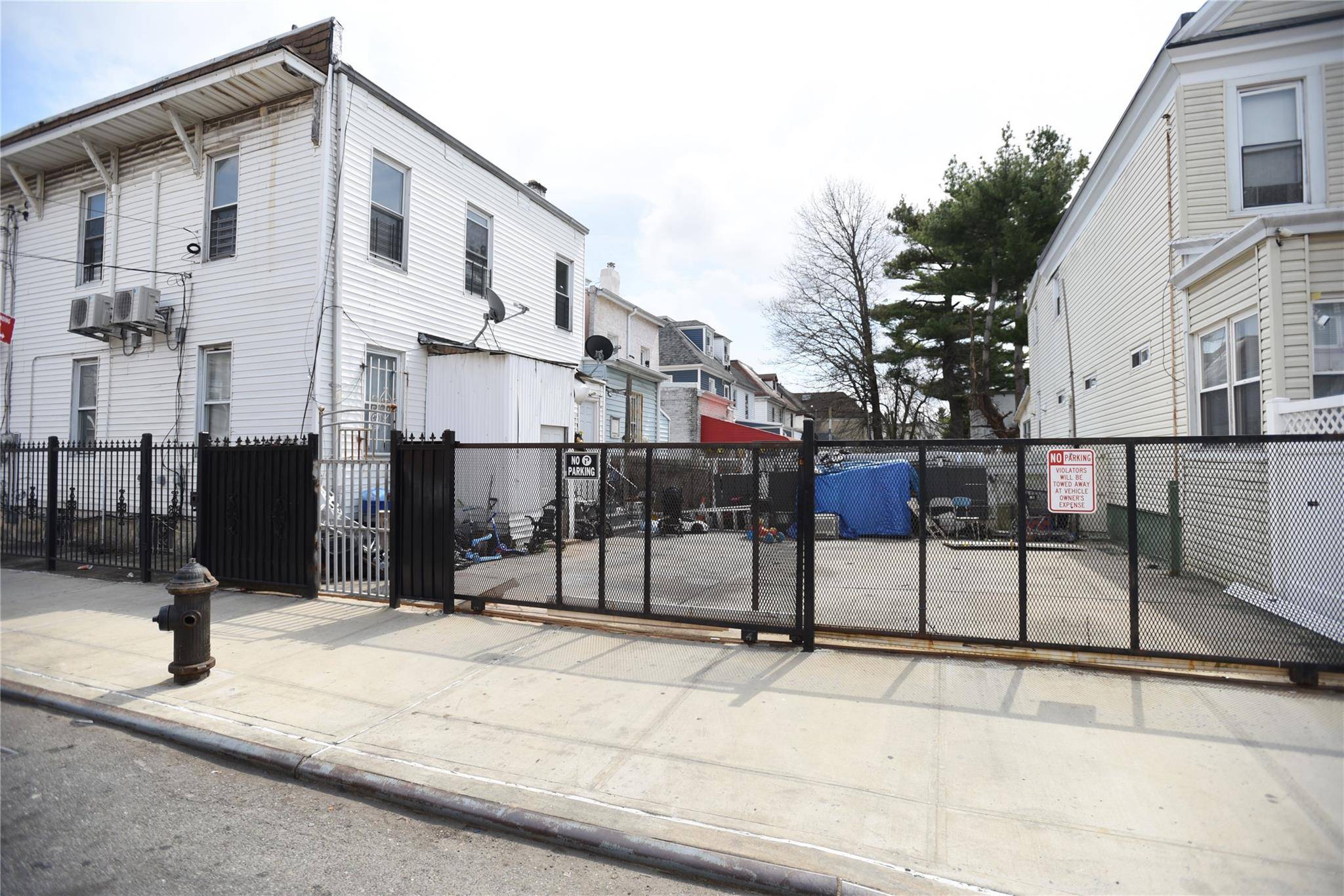 Woodhaven, NY 11421,87-26 75 ST