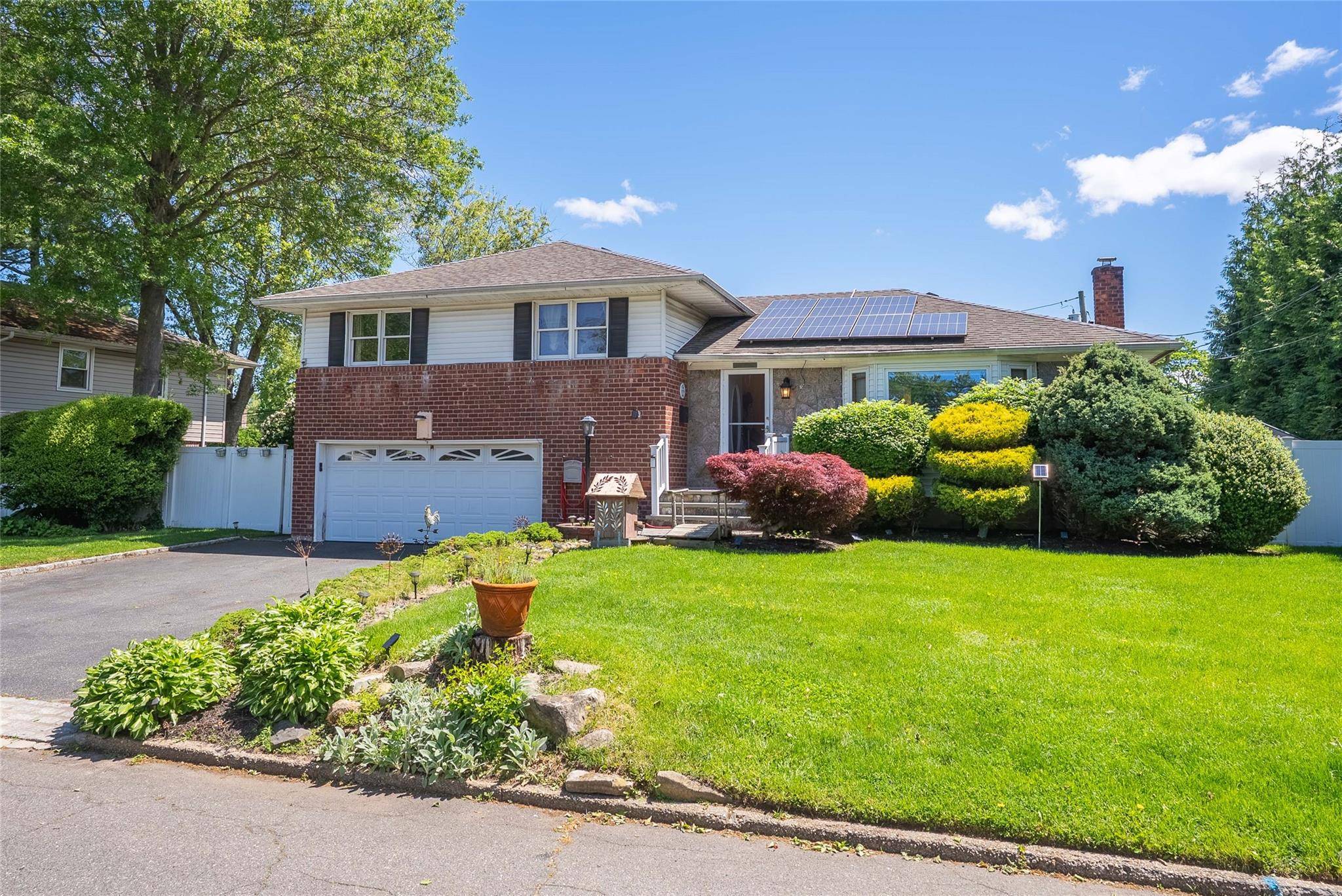 Melville, NY 11747,2544 New York AVE