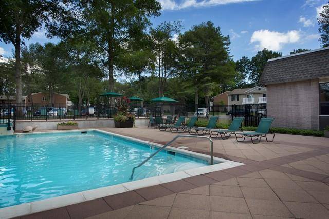 Coram, NY 11727,1 Country Club DR #01E