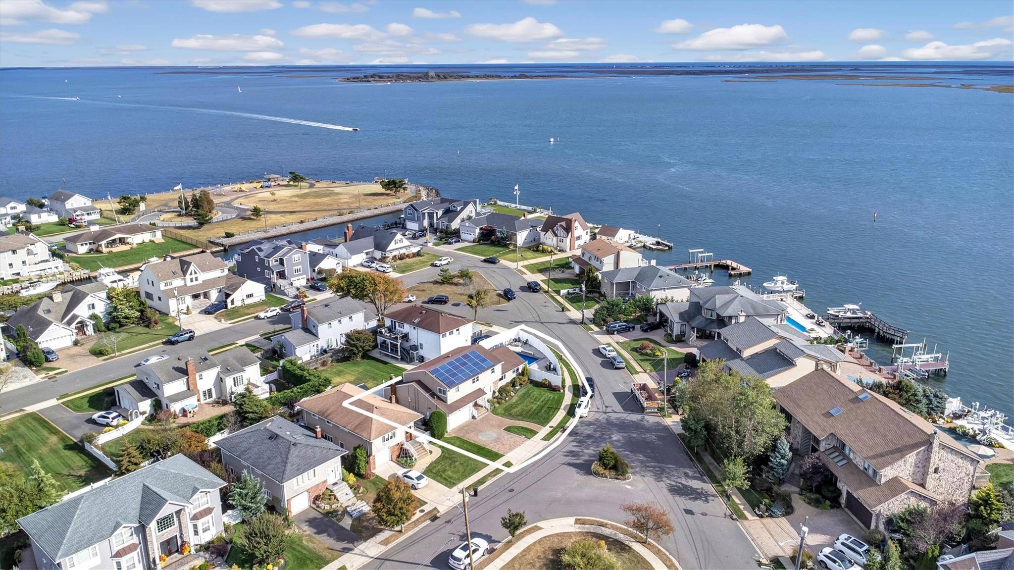 Massapequa, NY 11758,72 Tidewater AVE