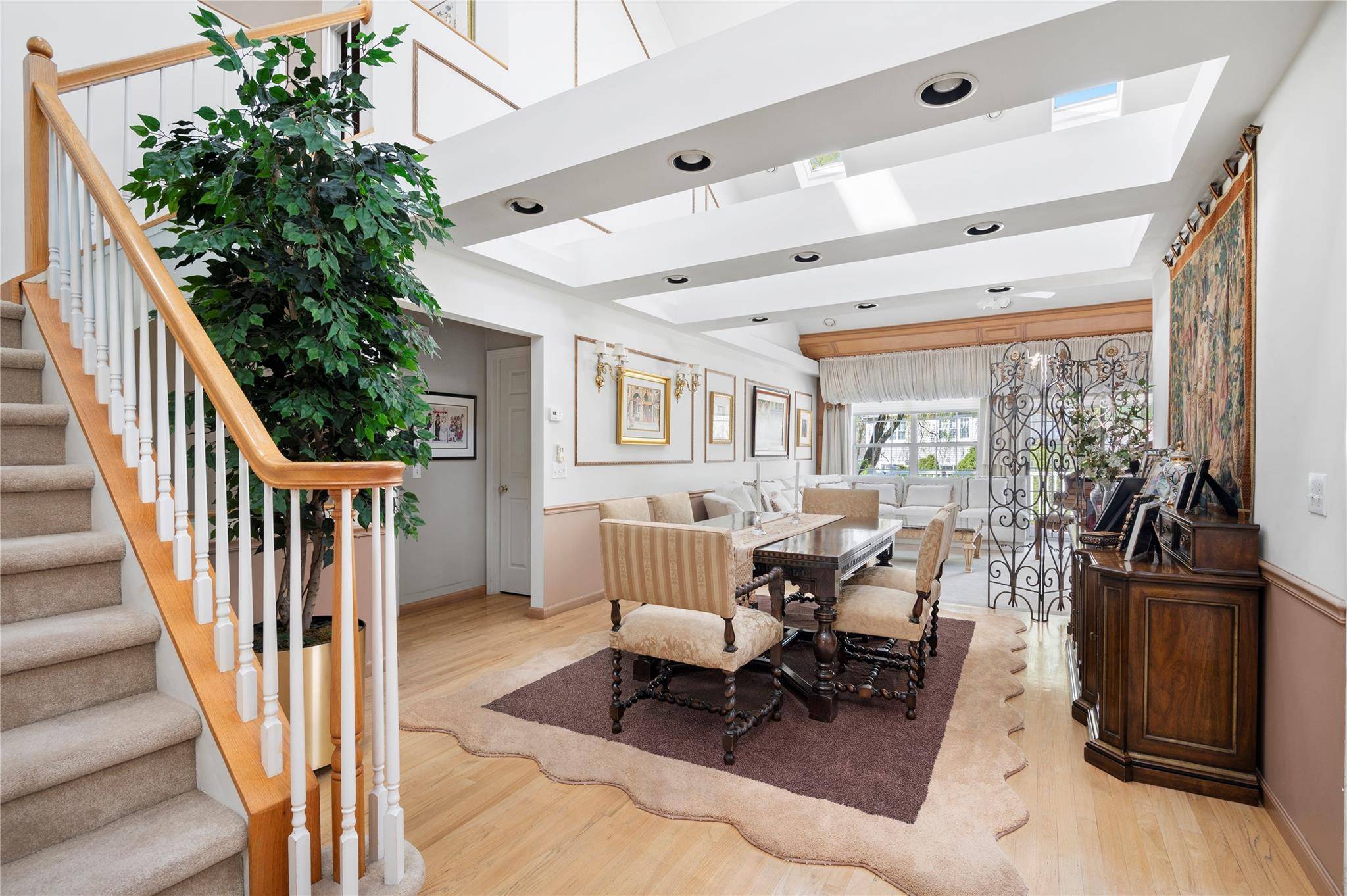Yonkers, NY 10710,58 Roundtop RD