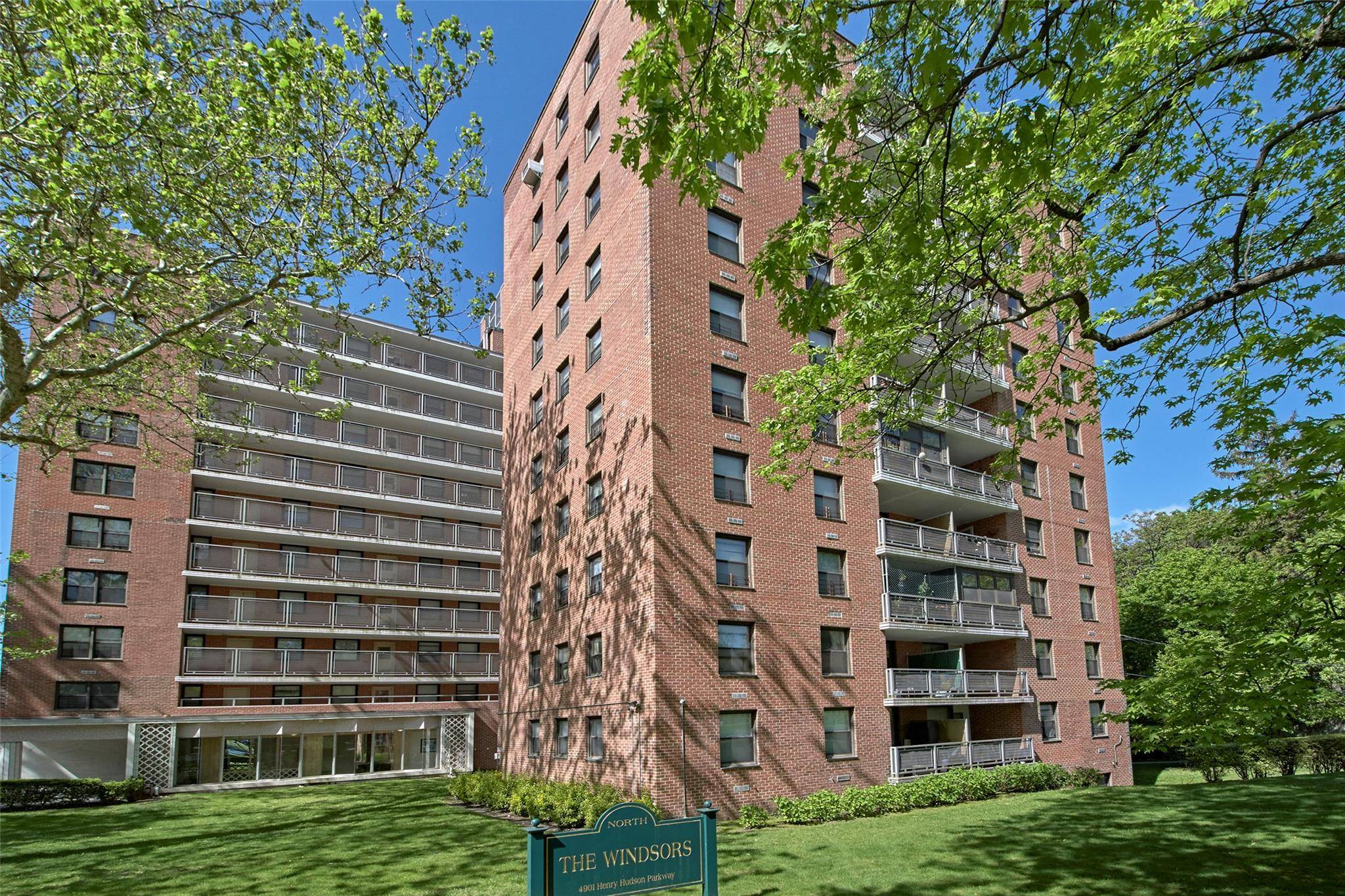 Bronx, NY 10471,4901 Henry Hudson Pkwy #1M