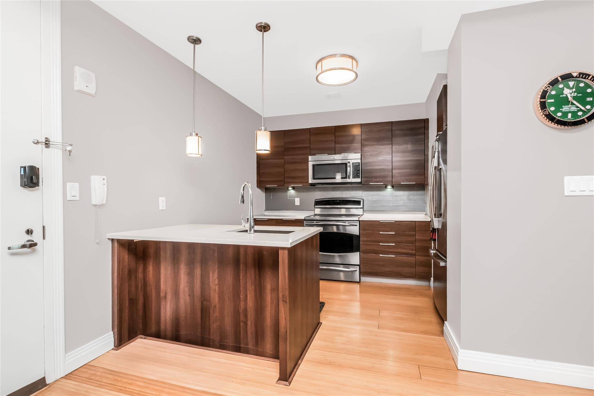 Yonkers, NY 10710,701 Ridge Hill BLVD #9G