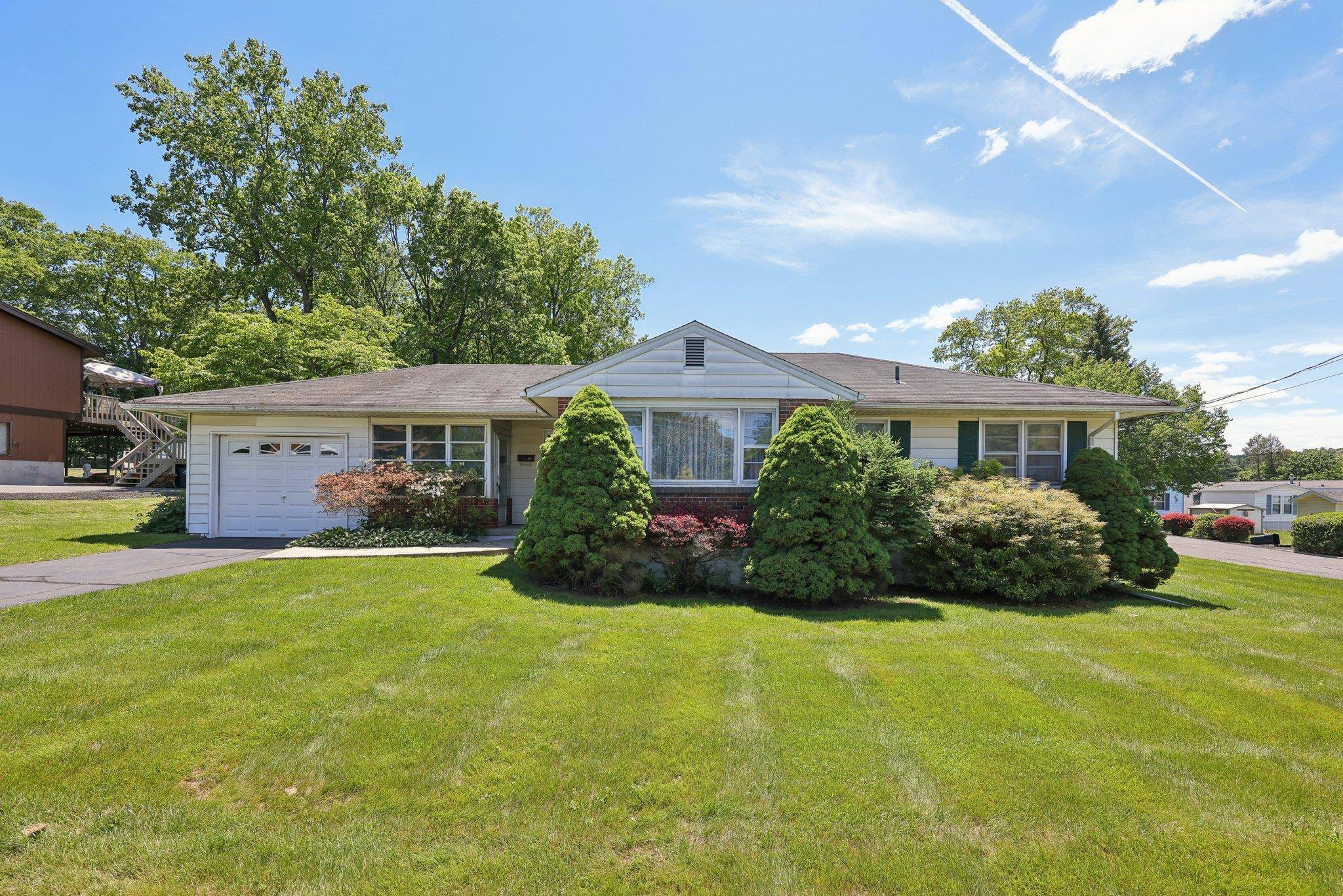 Stony Point, NY 10980,60 Route 210