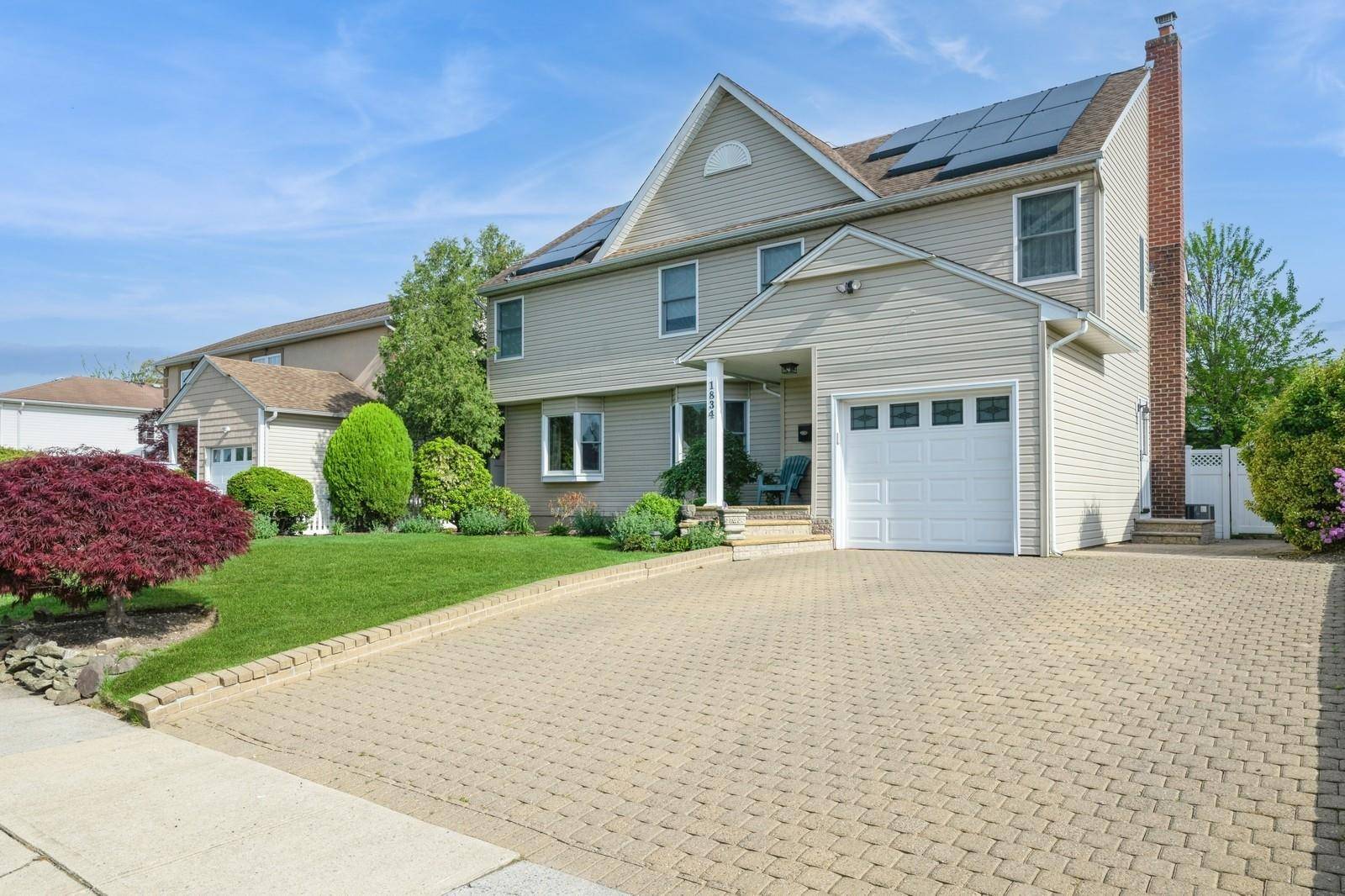 East Meadow, NY 11554,1834 Midland DR