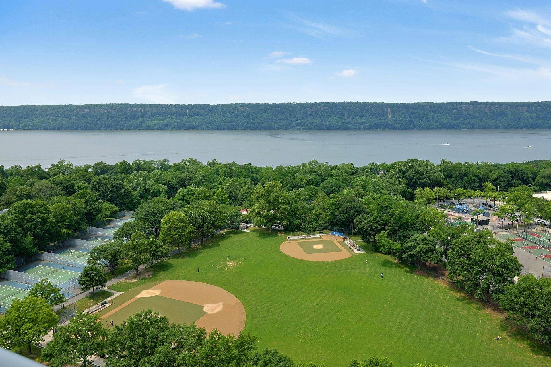 Bronx, NY 10463,3333 Henry Hudson Pkwy ##23EF