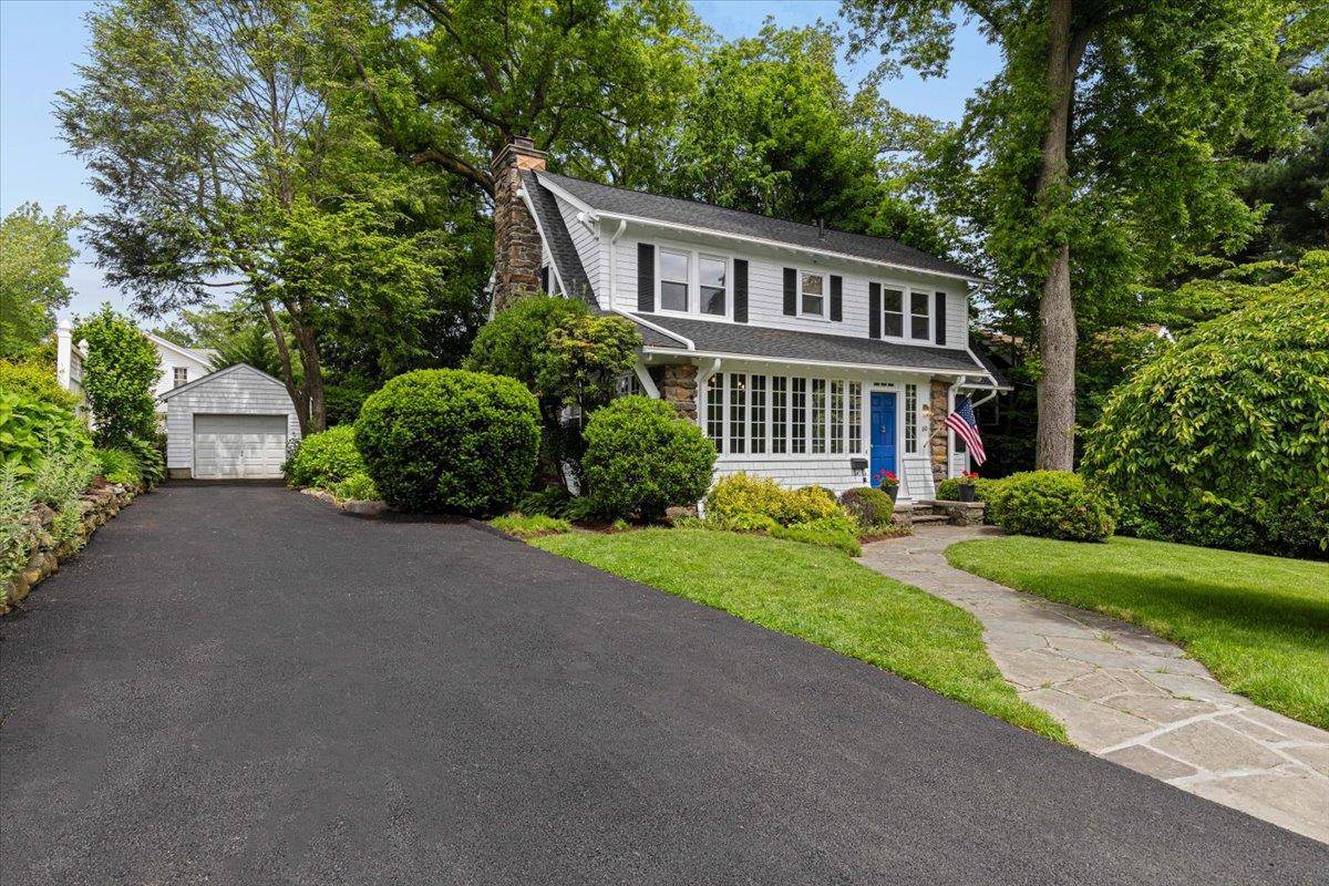 New Rochelle, NY 10801,60 Hillcrest AVE
