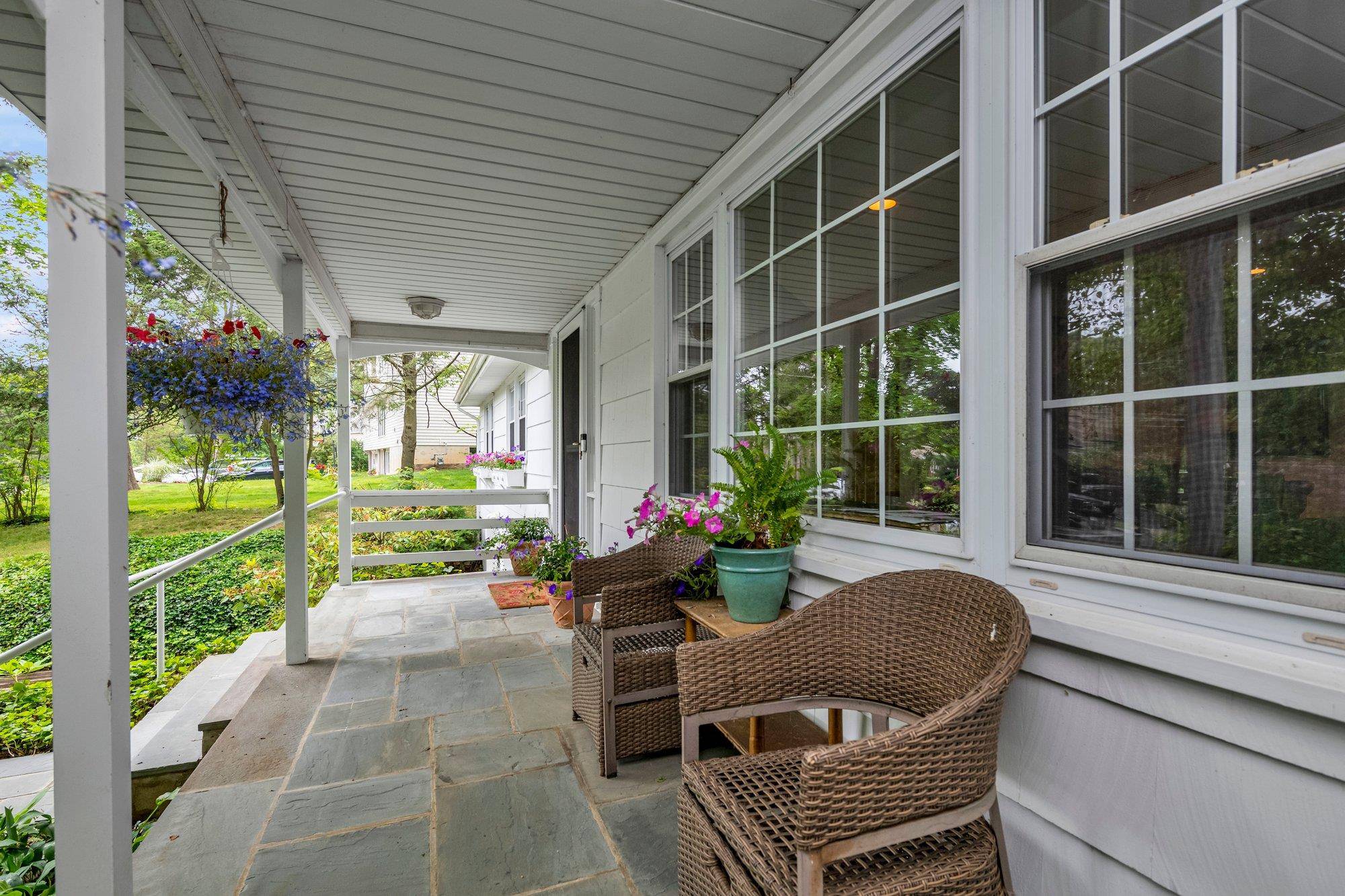 Huntington Bay, NY 11743,10 Bay DR