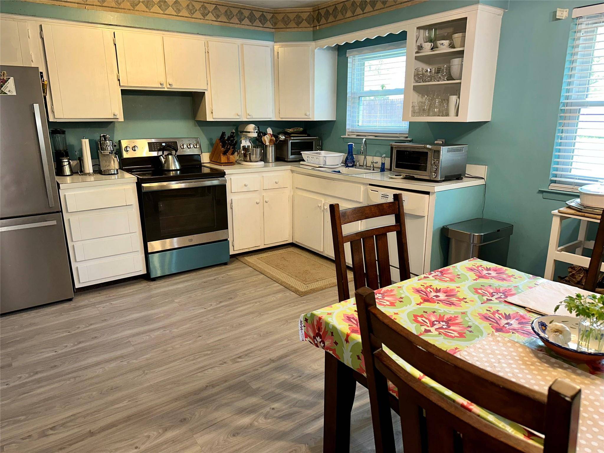 Coram, NY 11727,23 Hawkins PATH
