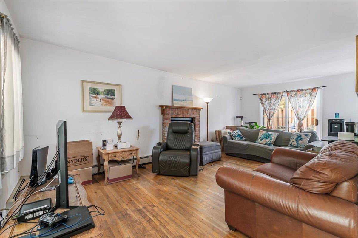 Hampton Bays, NY 11946,53 Shore RD