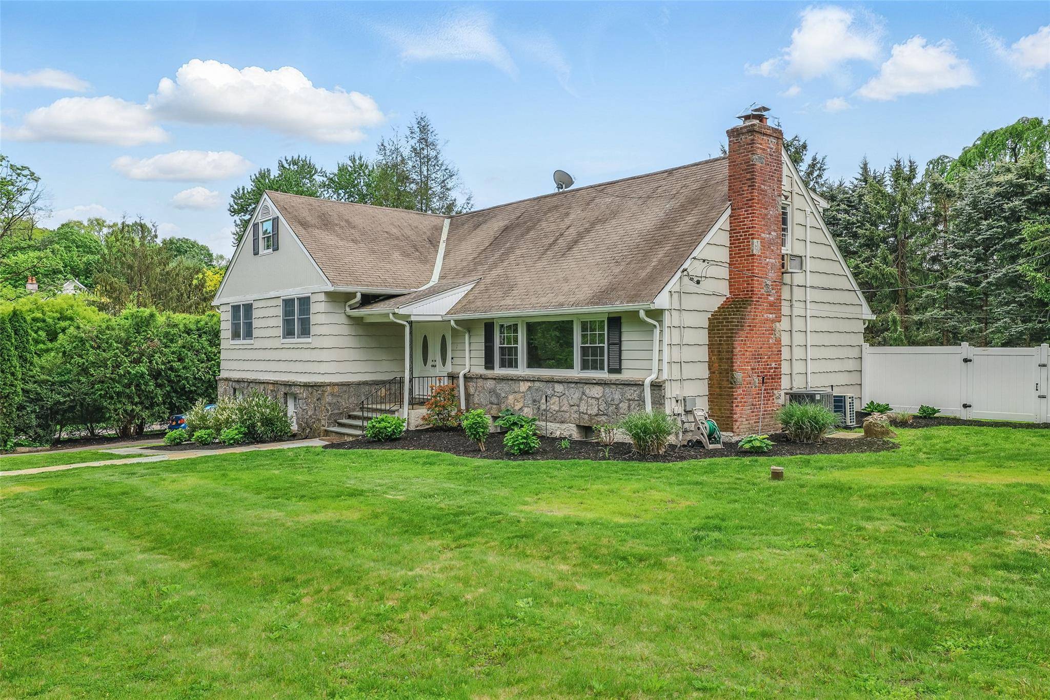 Scarsdale, NY 10583,2 Oxford RD