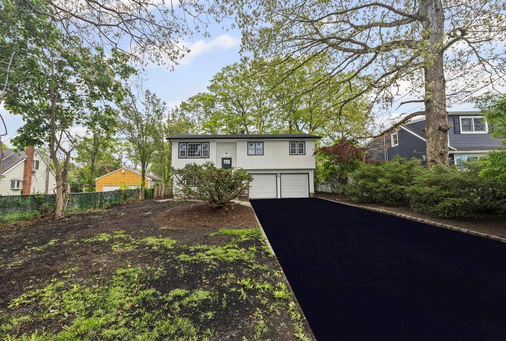Ronkonkoma, NY 11779,2478 Motor Pkwy