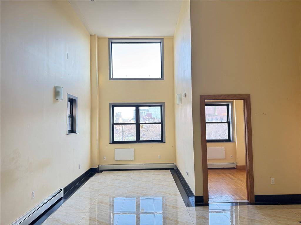 Flushing, NY 11354,31-47 137th St #4B