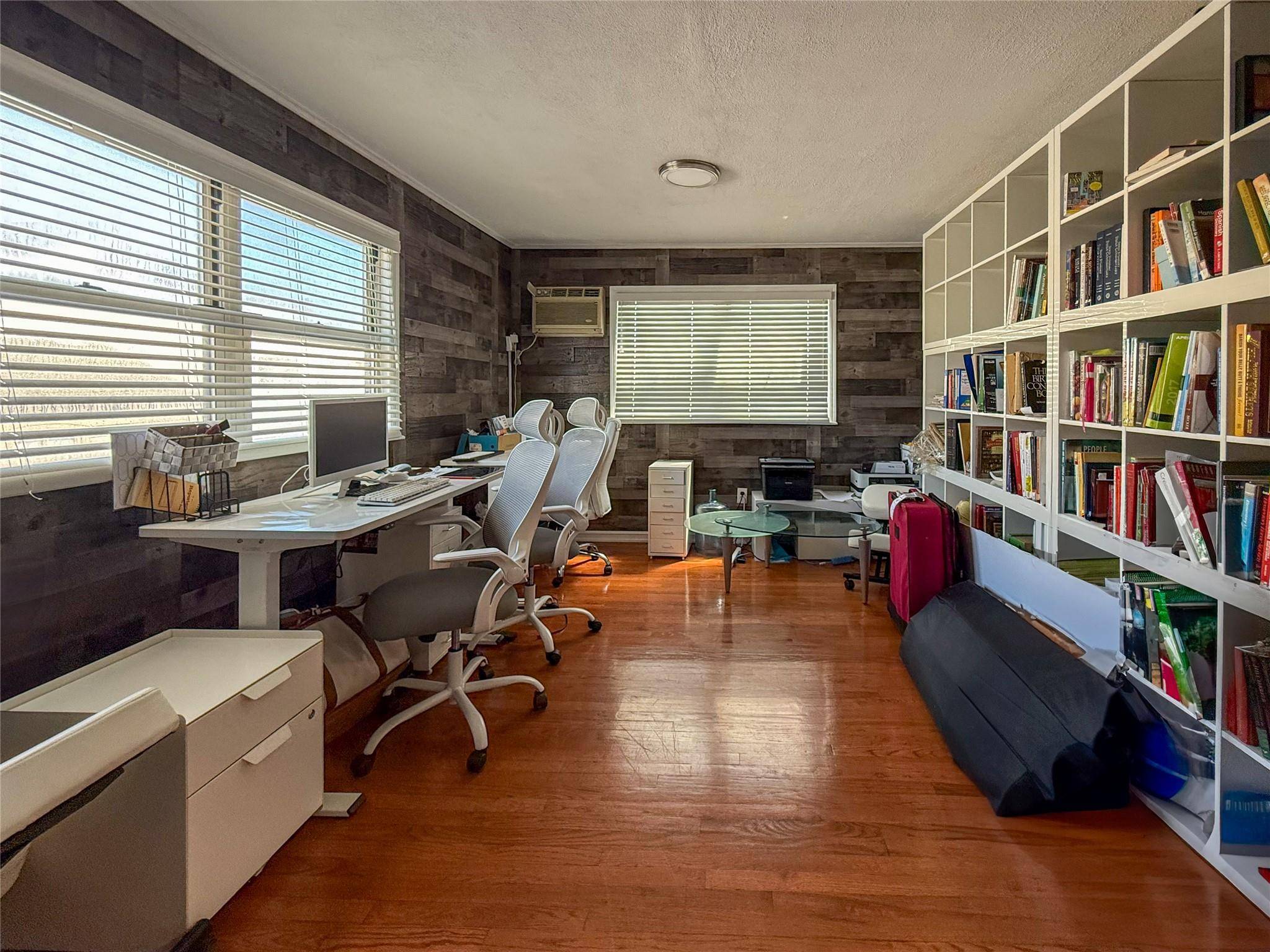 Valley Stream, NY 11580,1 Palmer PL