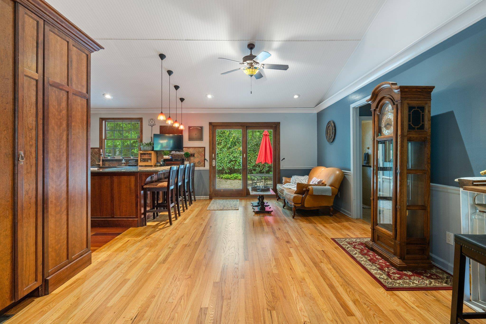 East Setauket, NY 11733,2 Canterbury CT