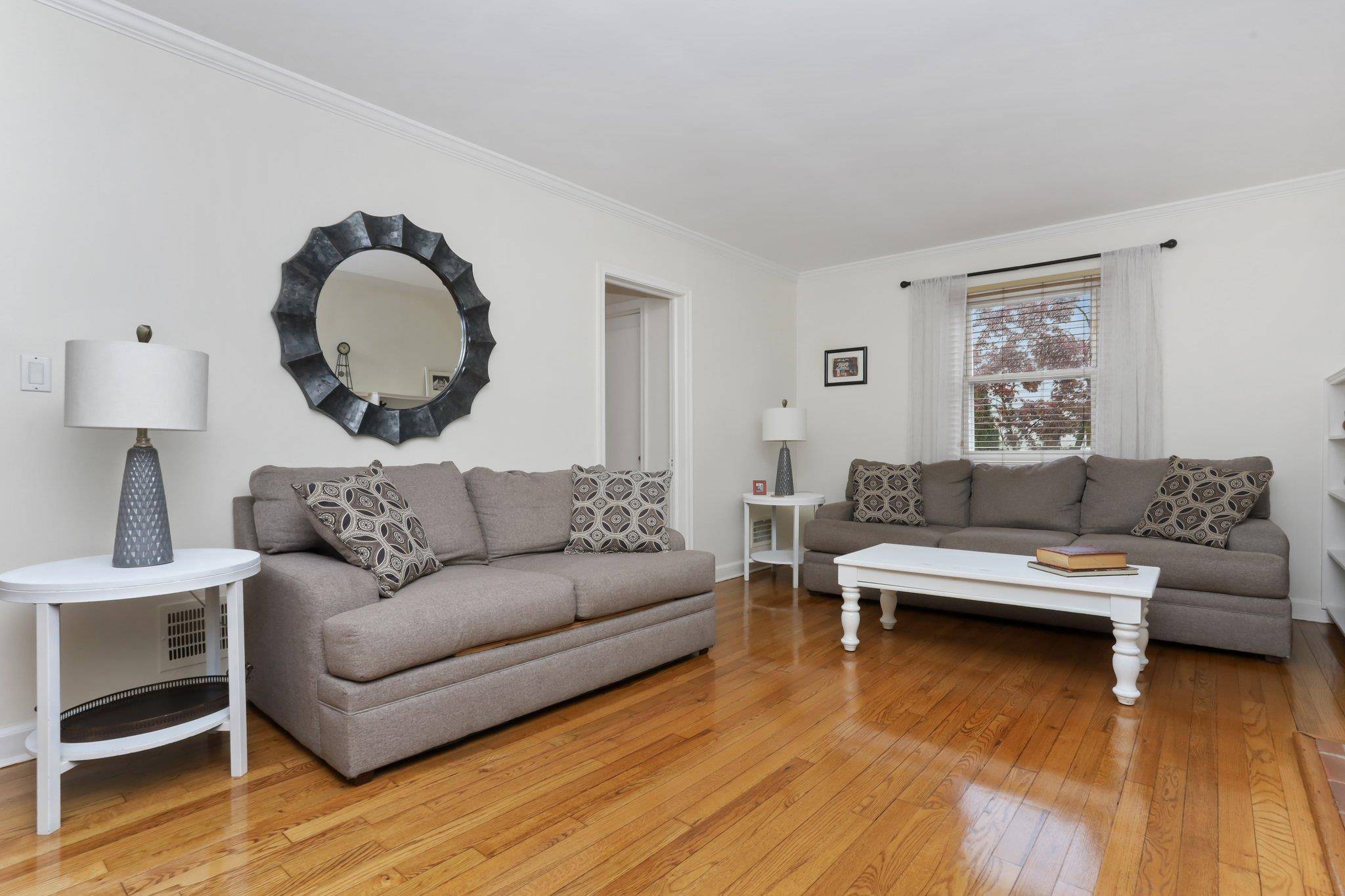 Eastchester, NY 10709,63 Mill RD