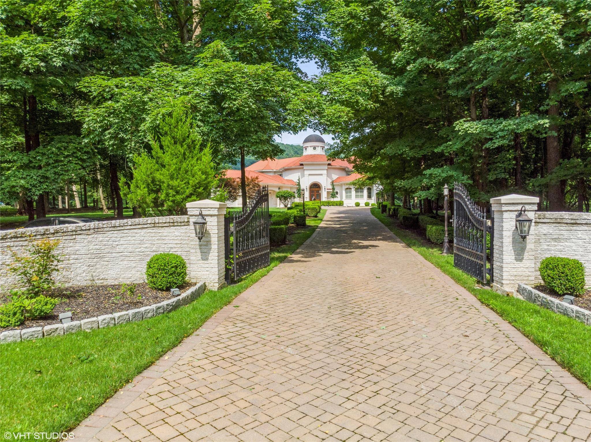 Suffern, NY 10901,658 Haverstraw RD