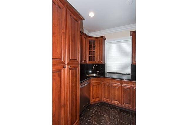 Hewlett, NY 11557,1230 Broadway #3