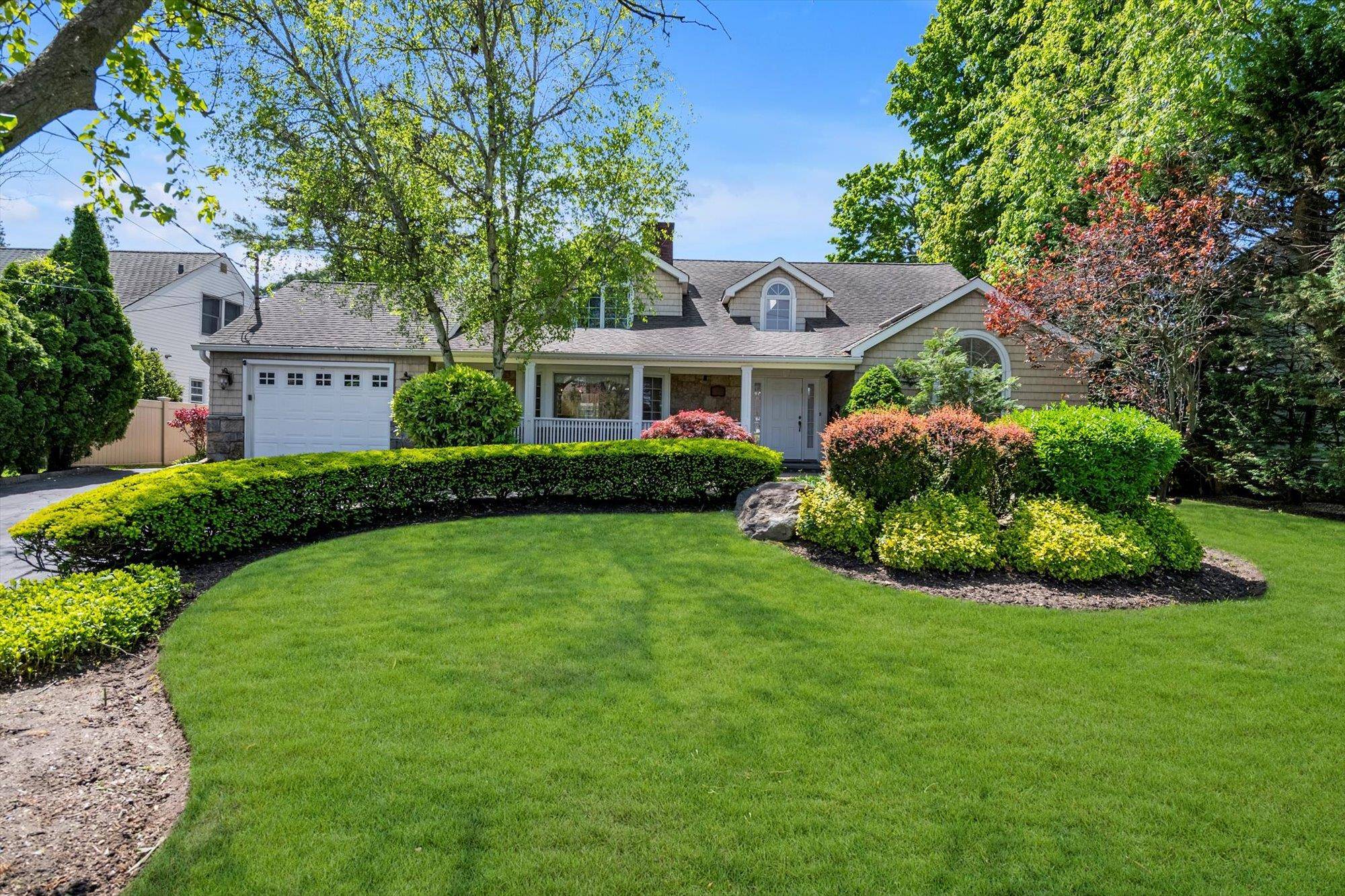 Woodmere, NY 11598,111 Palmyra AVE
