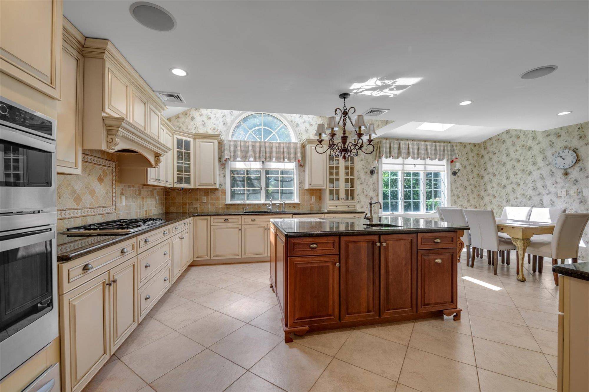 Woodmere, NY 11598,111 Palmyra AVE