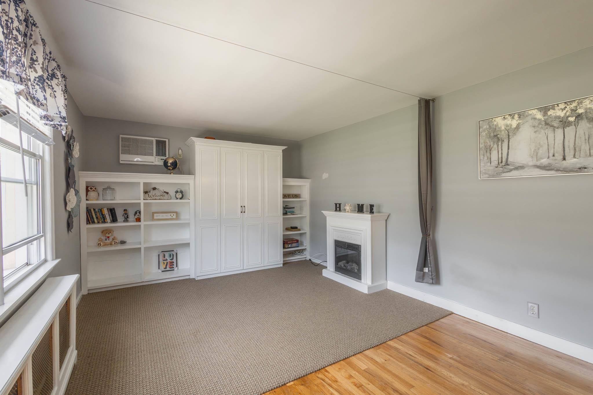 Bellerose, NY 11426,251-12 71st Rd #29B