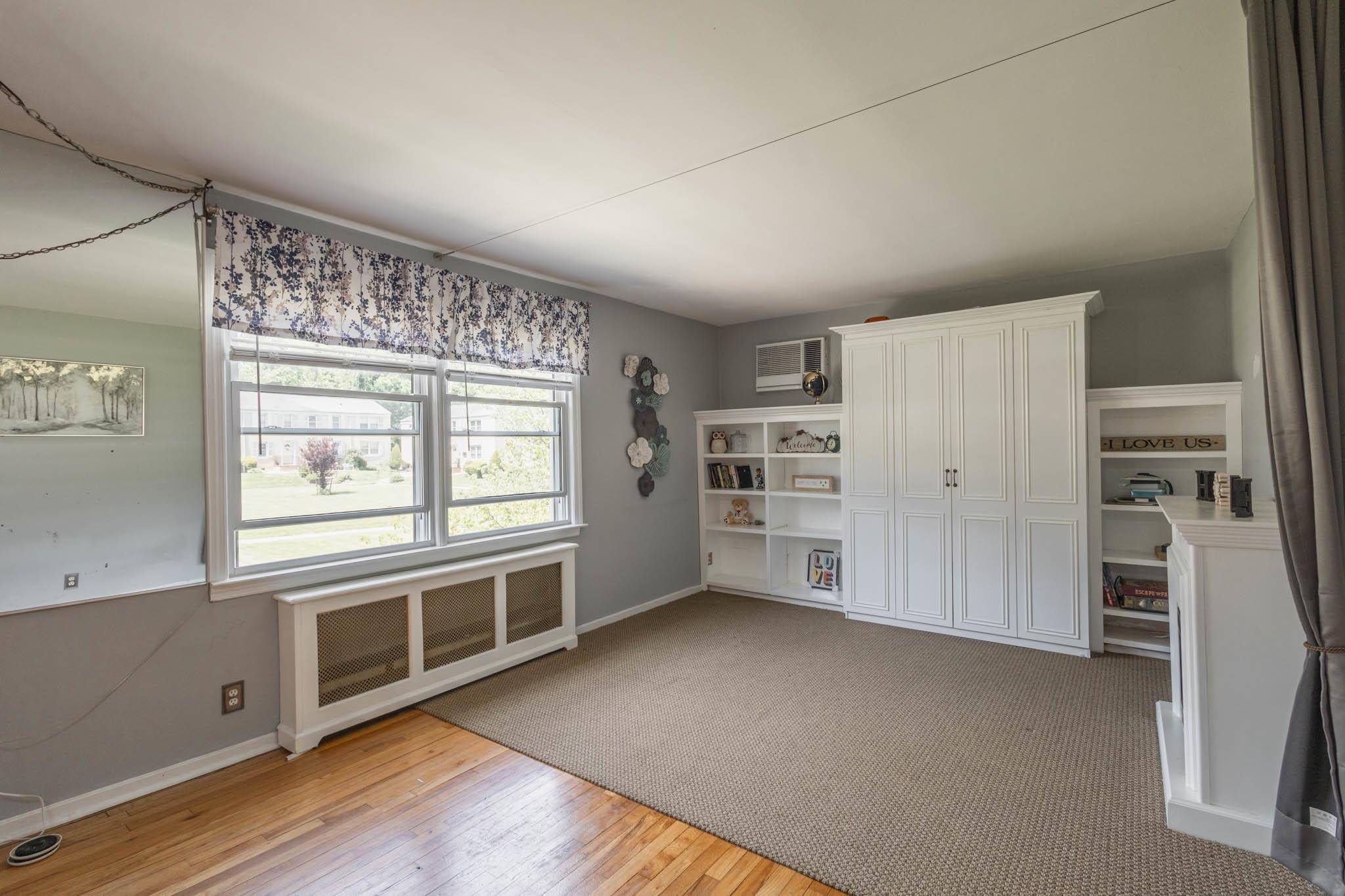 Bellerose, NY 11426,251-12 71st Rd #29B
